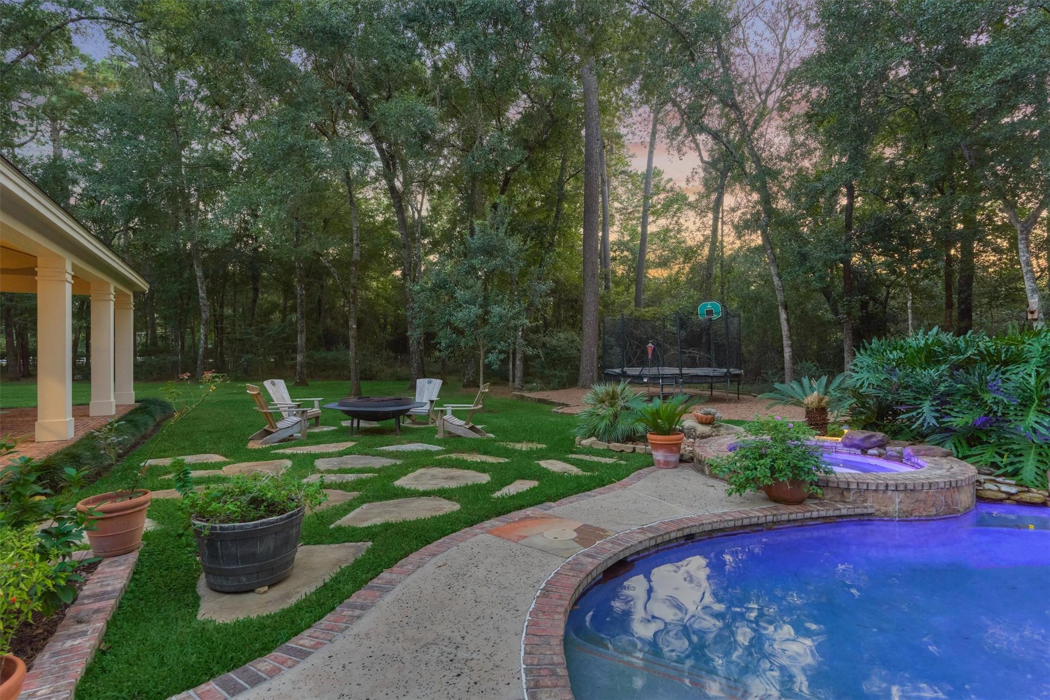 10928 Lake Forest Drive, Conroe