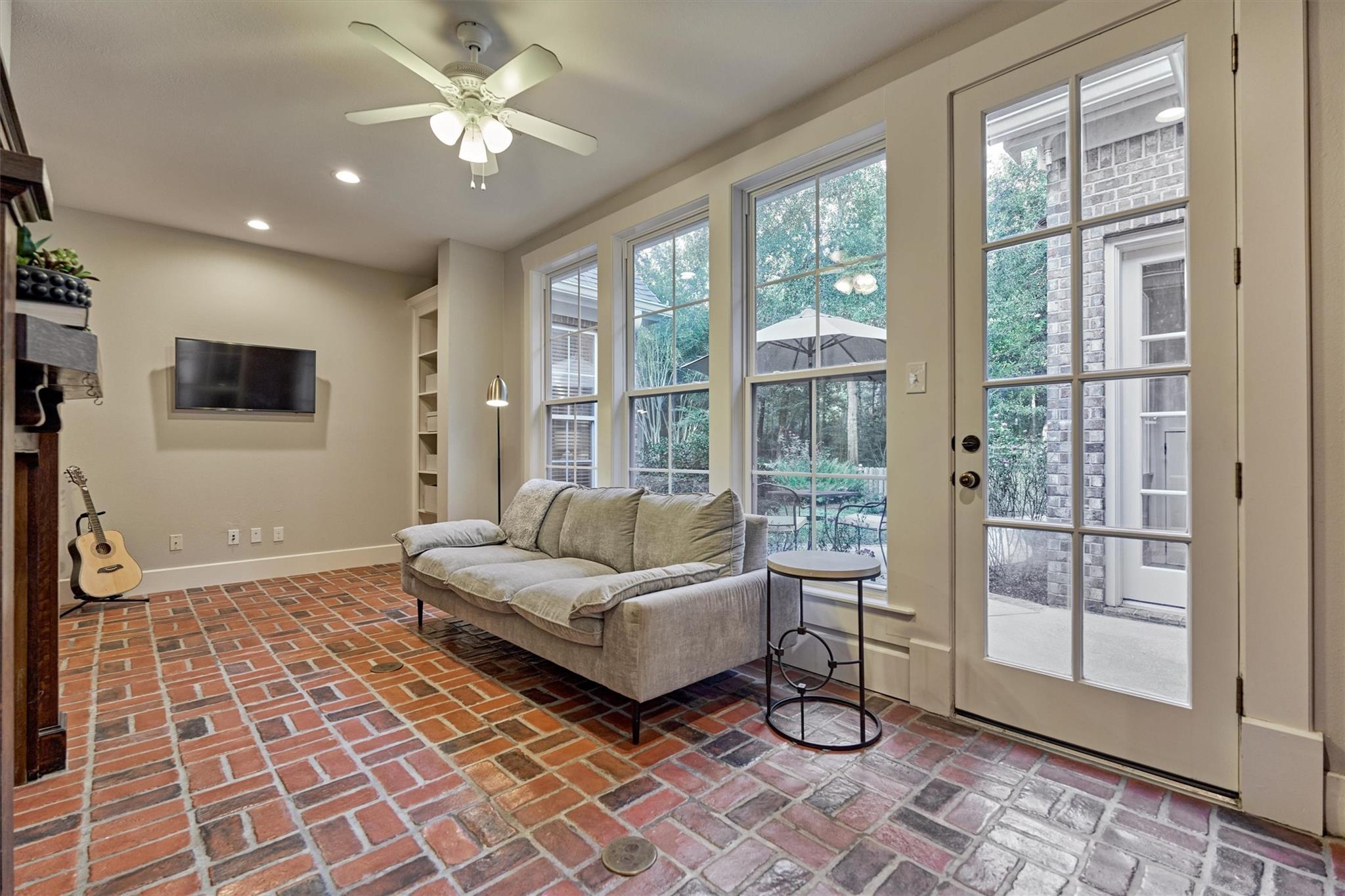 10928 Lake Forest Drive, Conroe