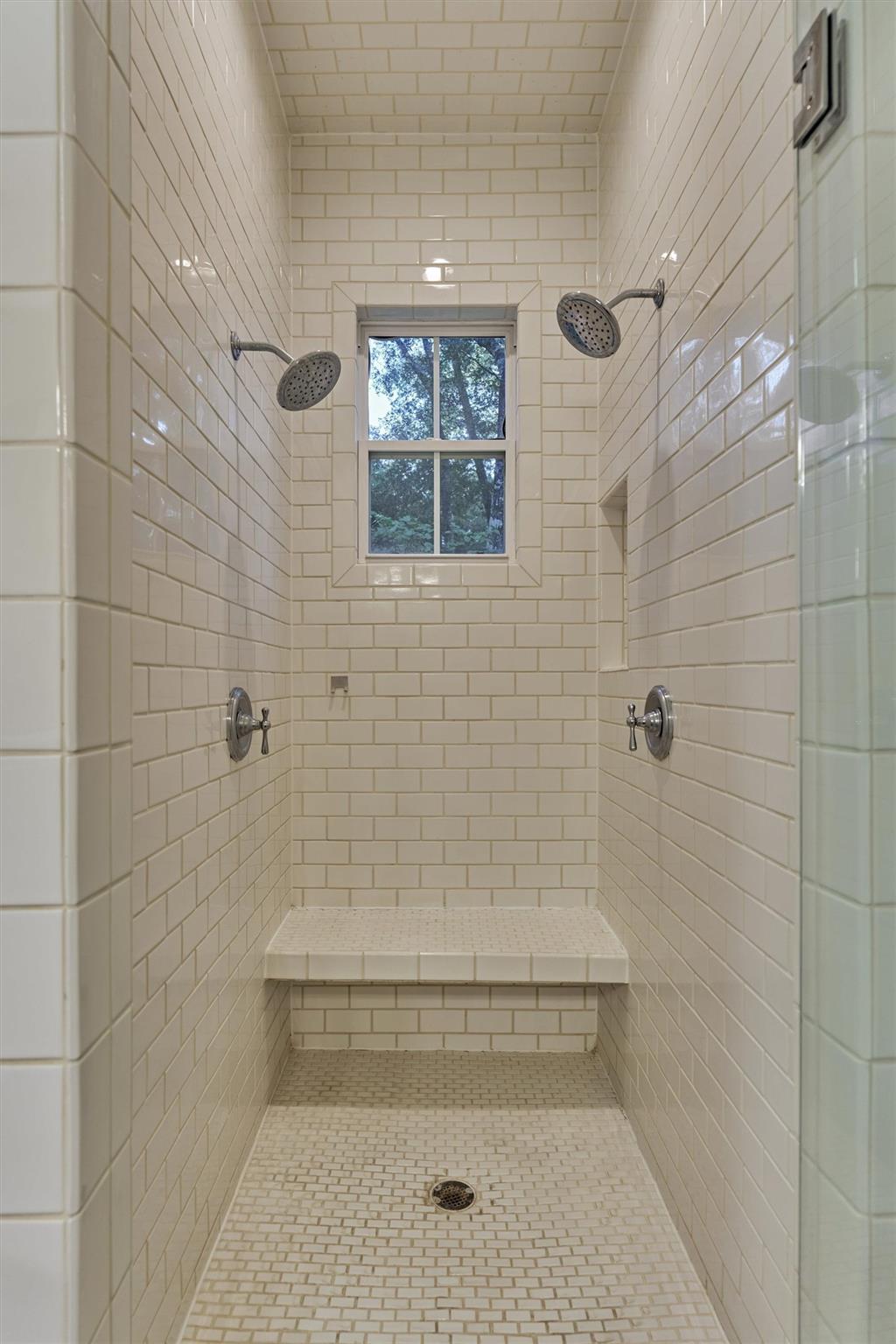 10928 Lake Forest Drive, Conroe