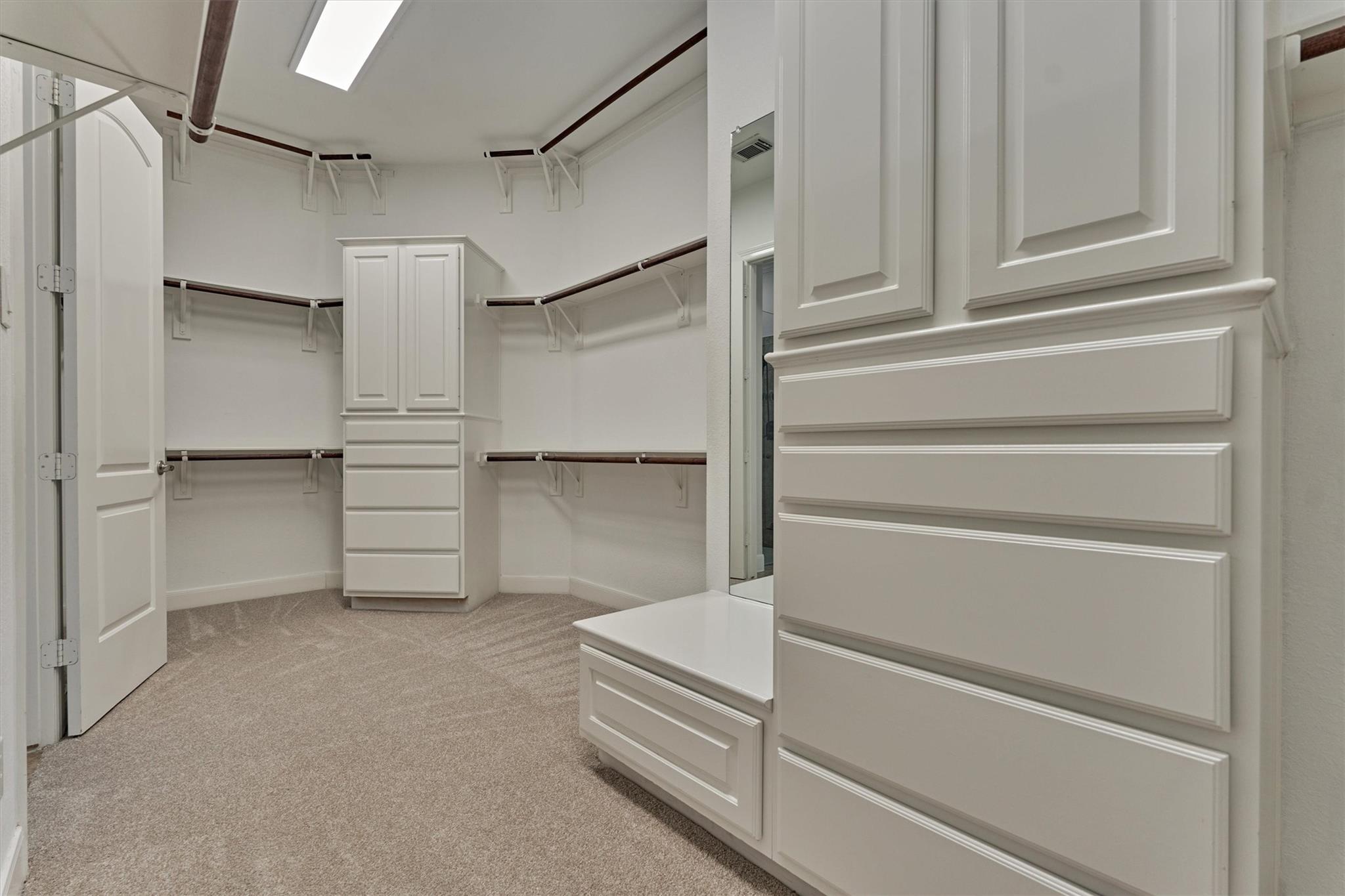 23 Player Oaks Place