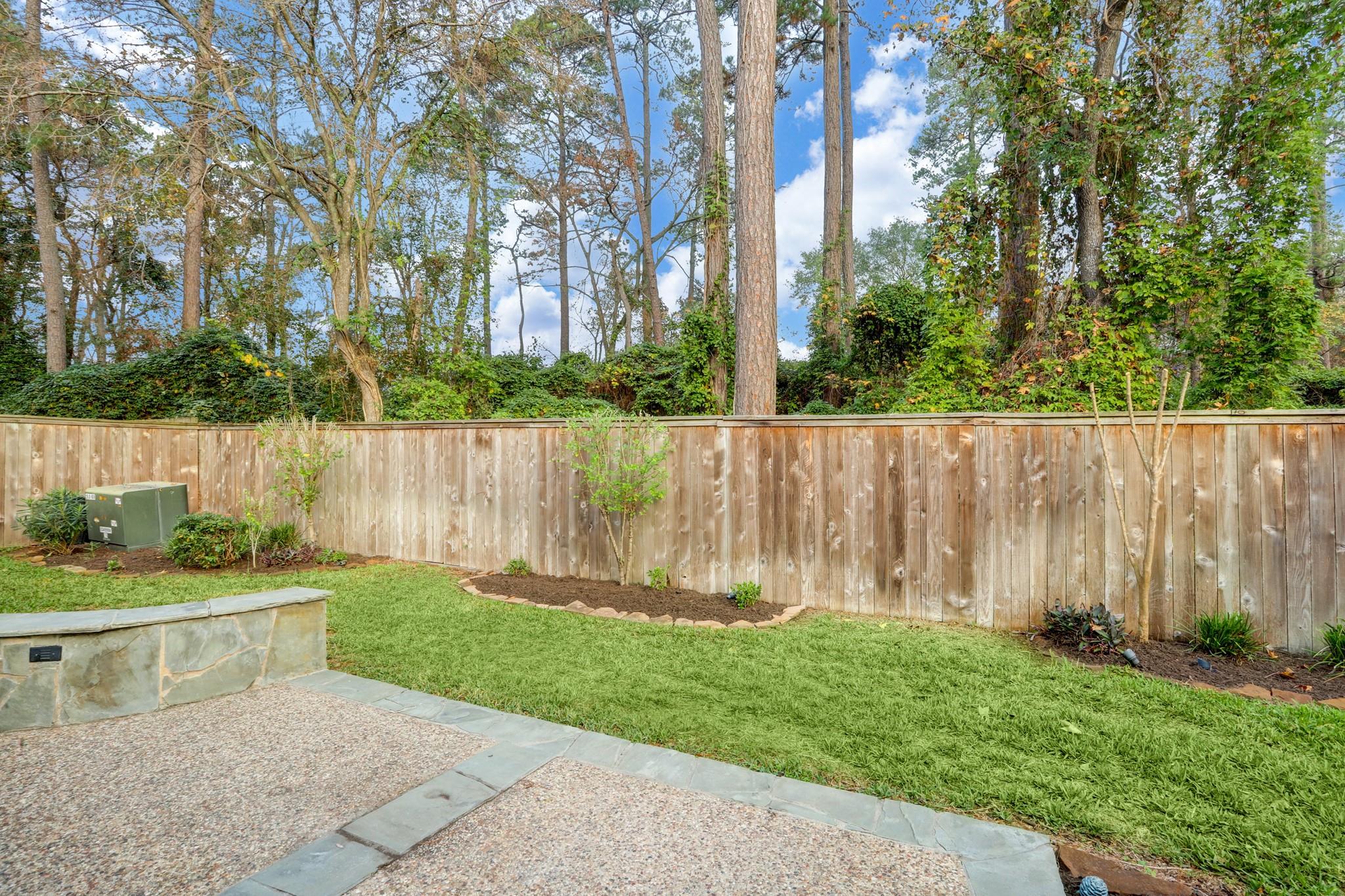 86 N Hollylaurel Circle