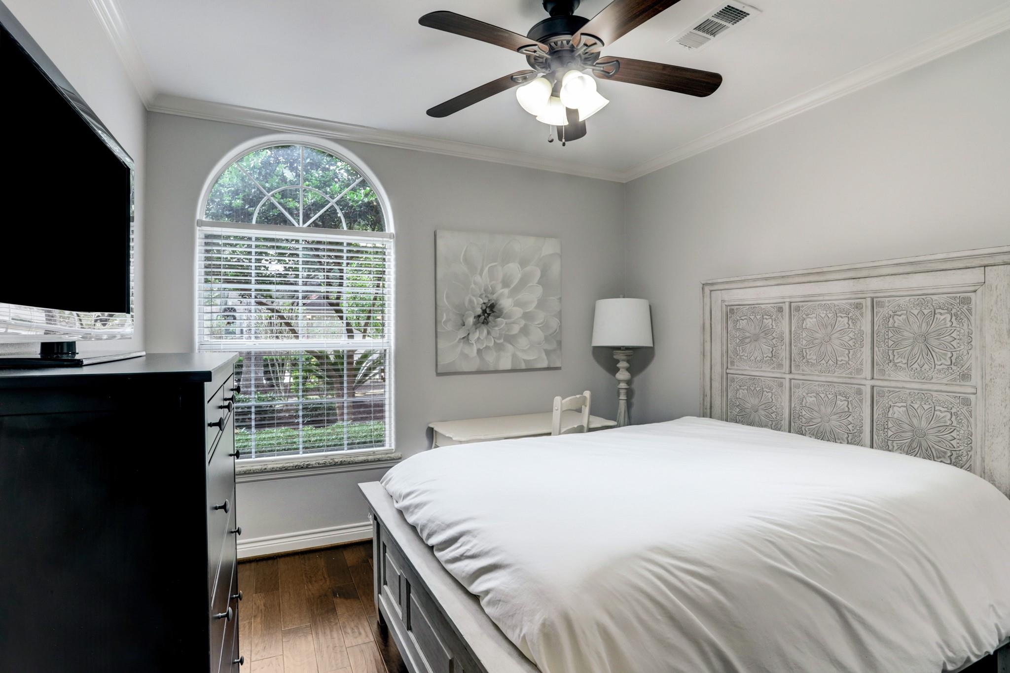 86 N Hollylaurel Circle