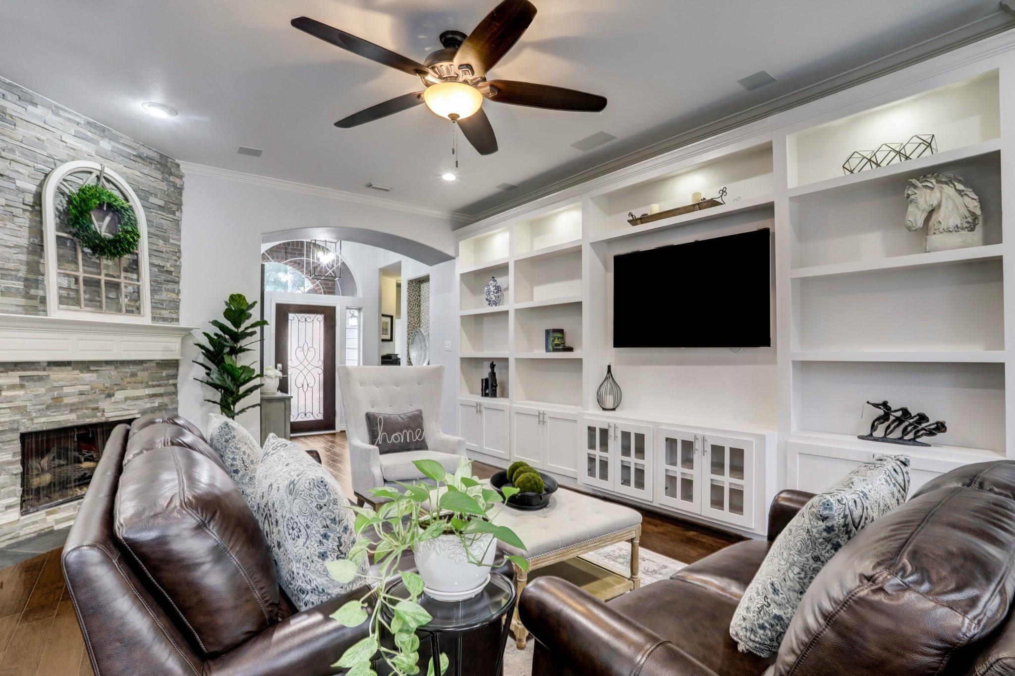 86 N Hollylaurel Circle