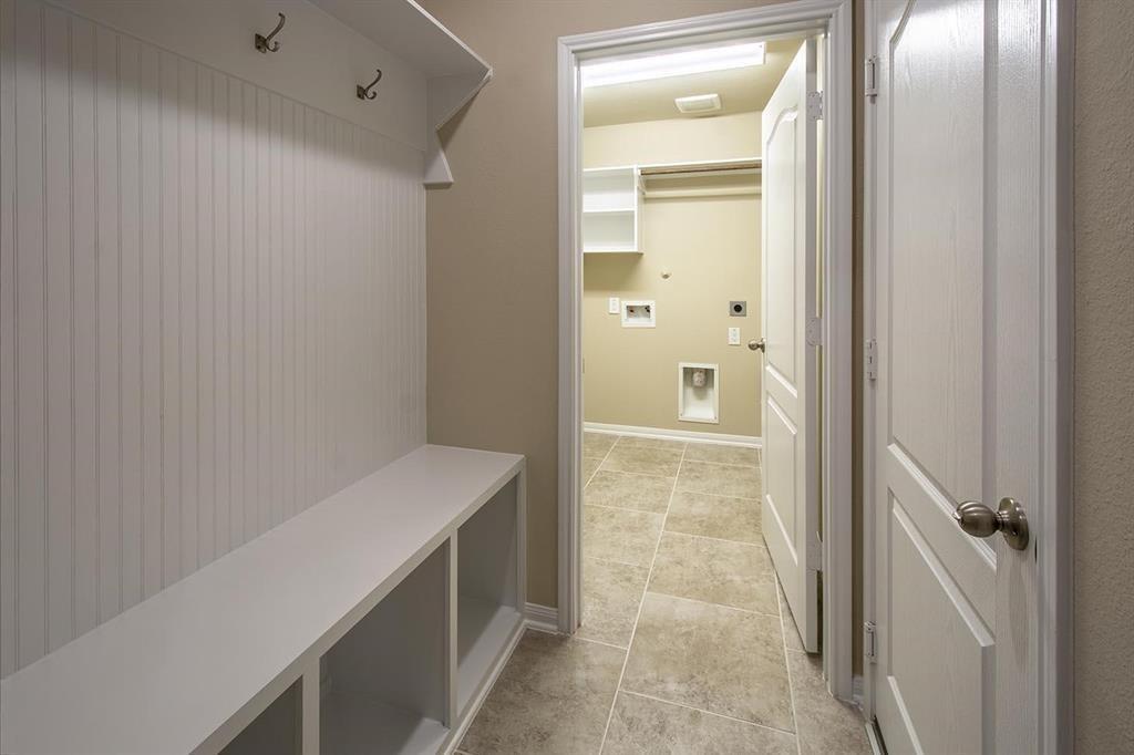 2622 Ivy Wood Lane