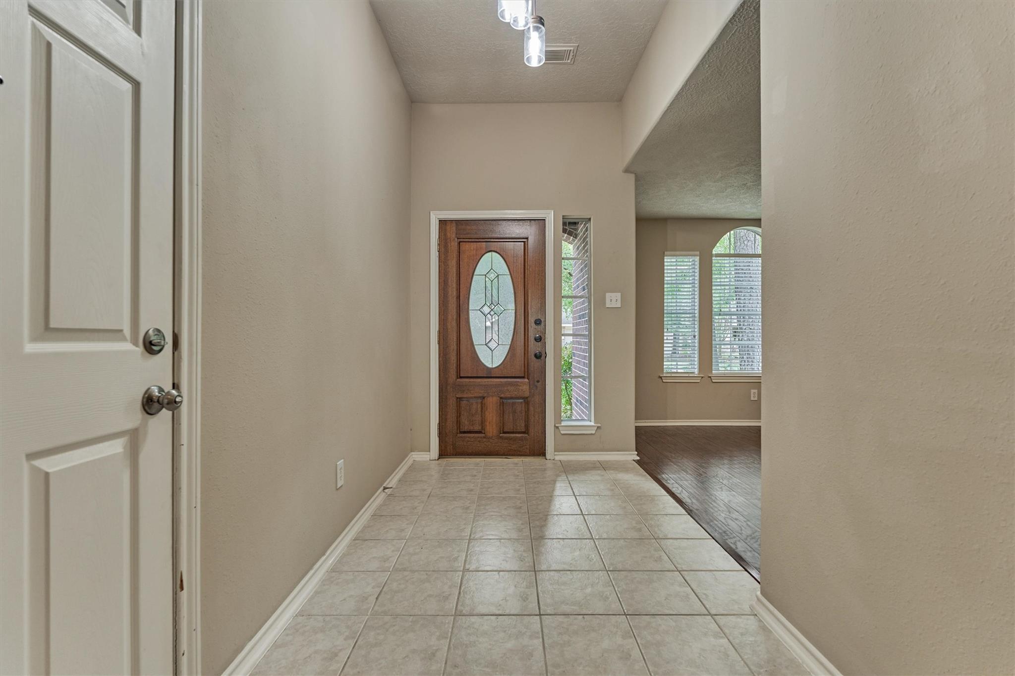 27 E Russet Grove Circle