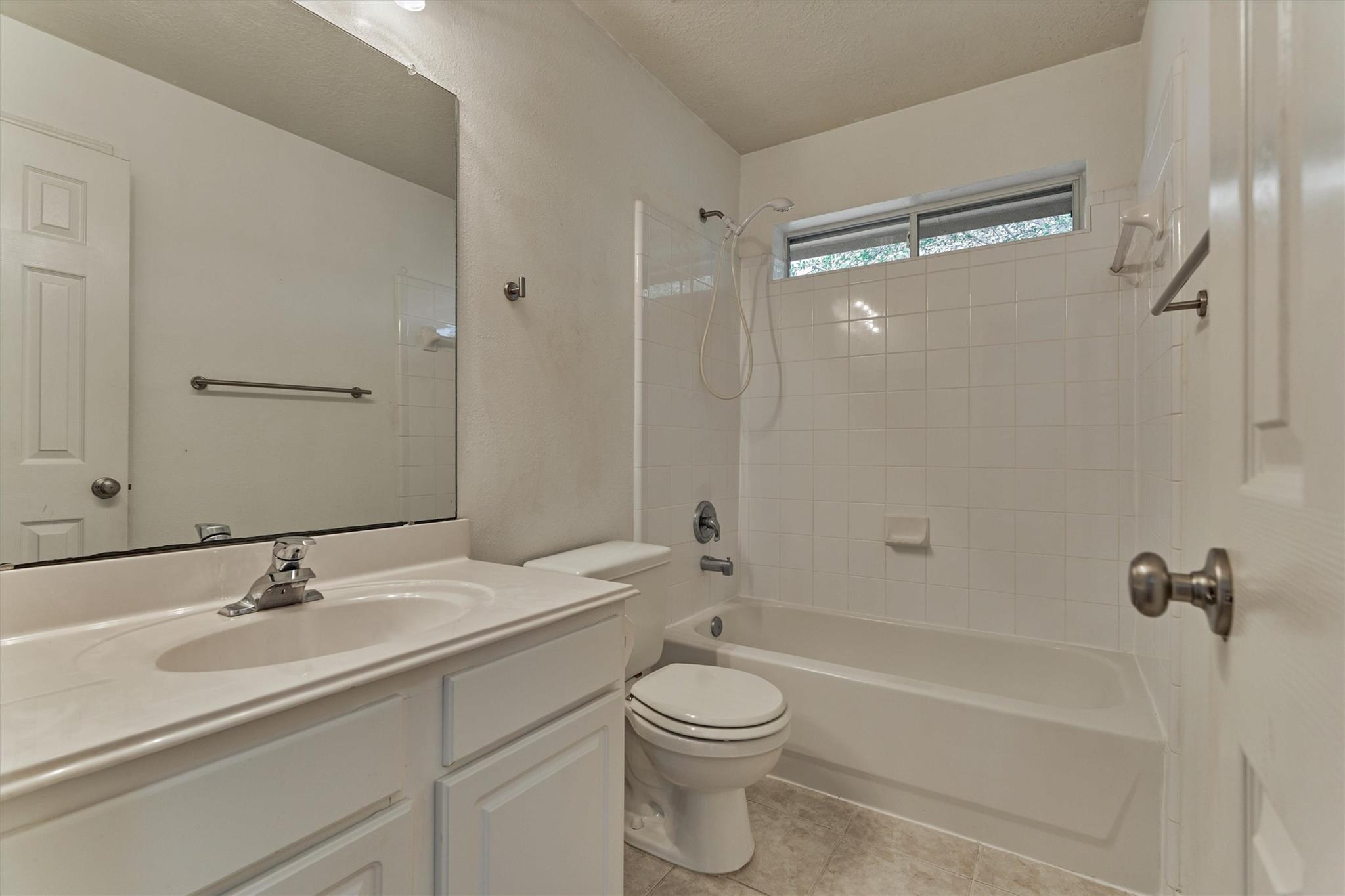 27 E Russet Grove Circle