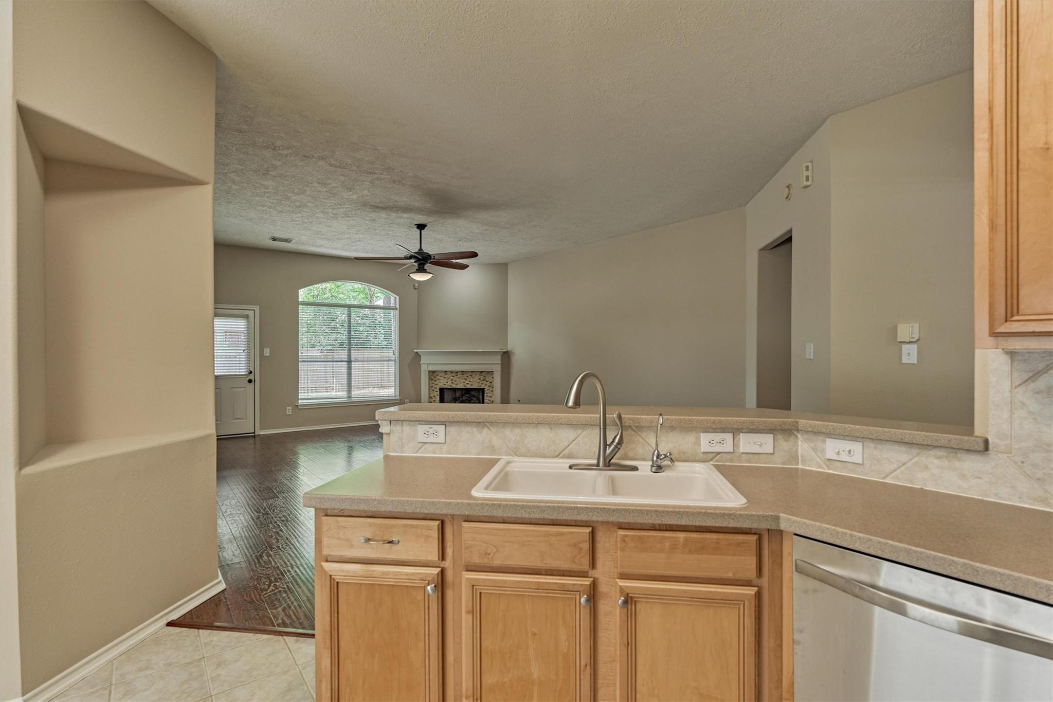 27 E Russet Grove Circle