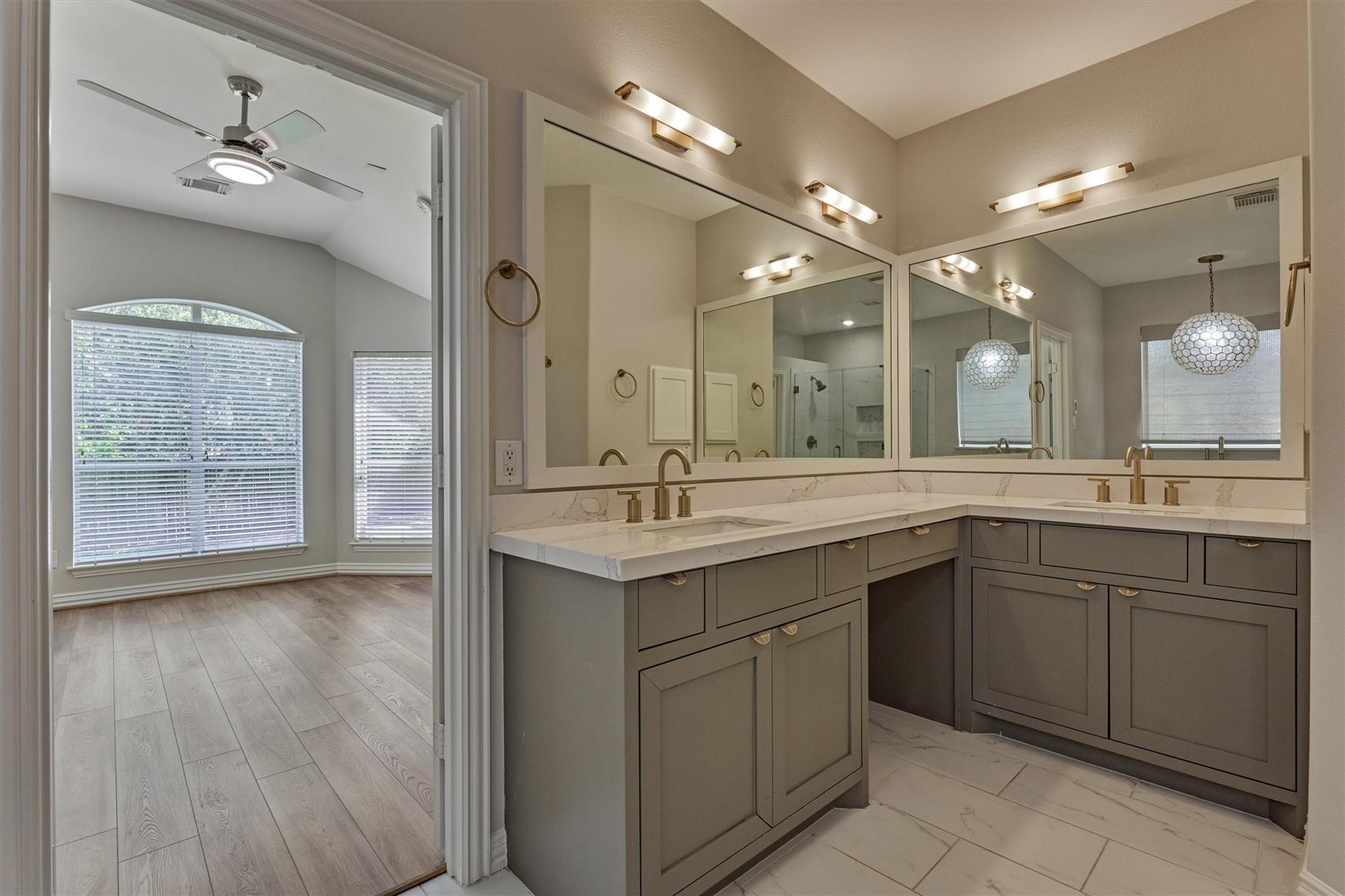 71 W Artist Grove Place