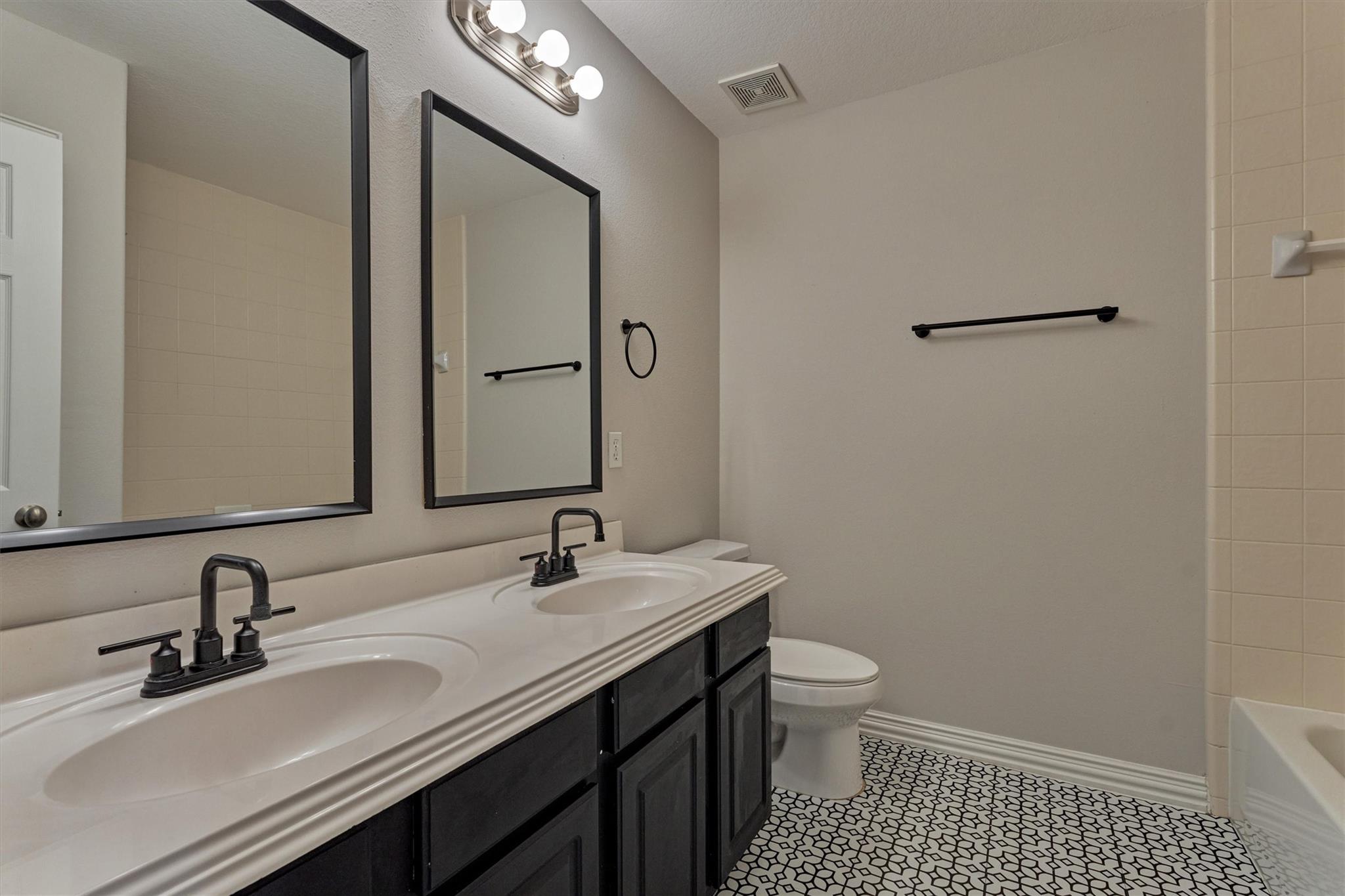 71 W Artist Grove Place