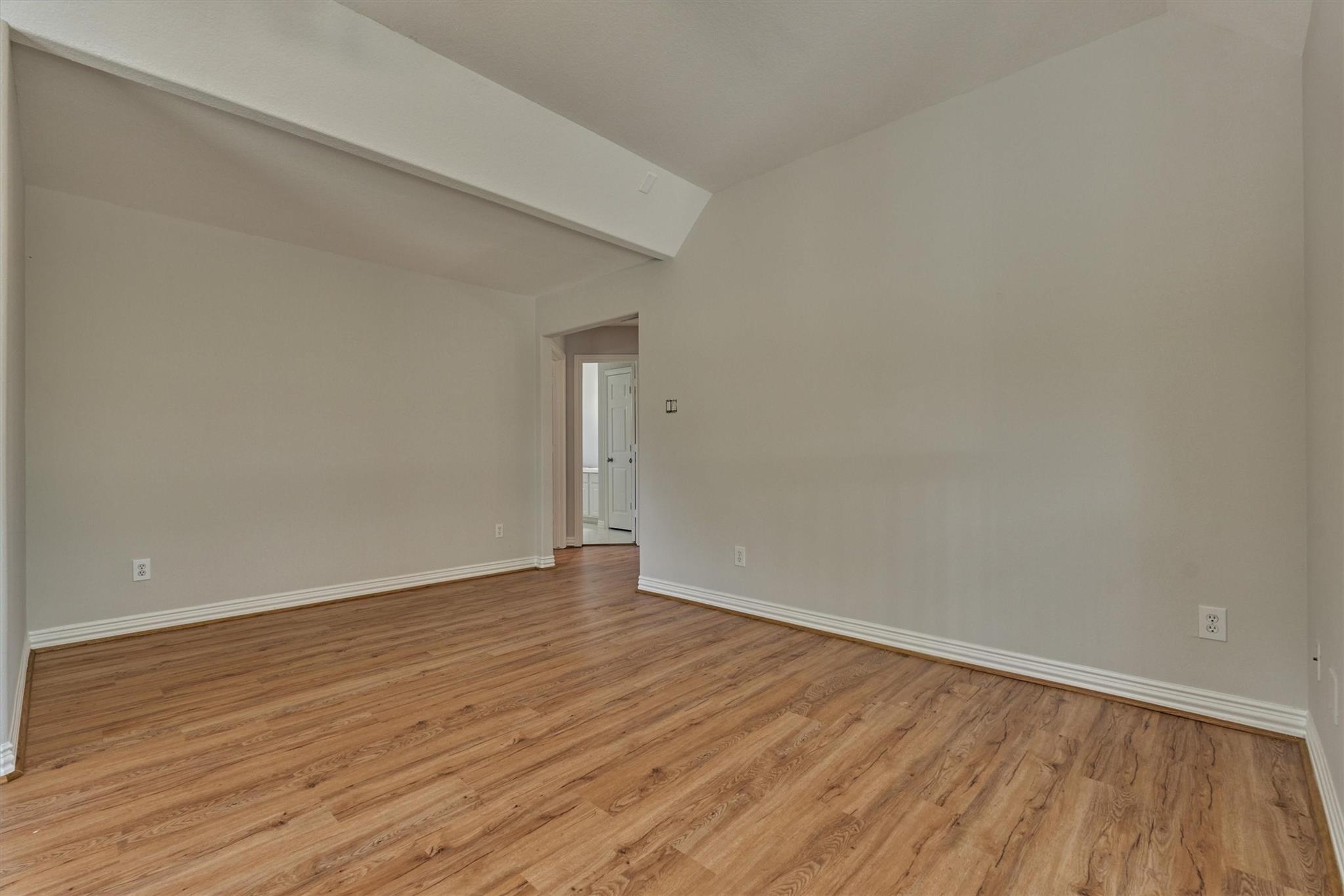 71 W Artist Grove Place