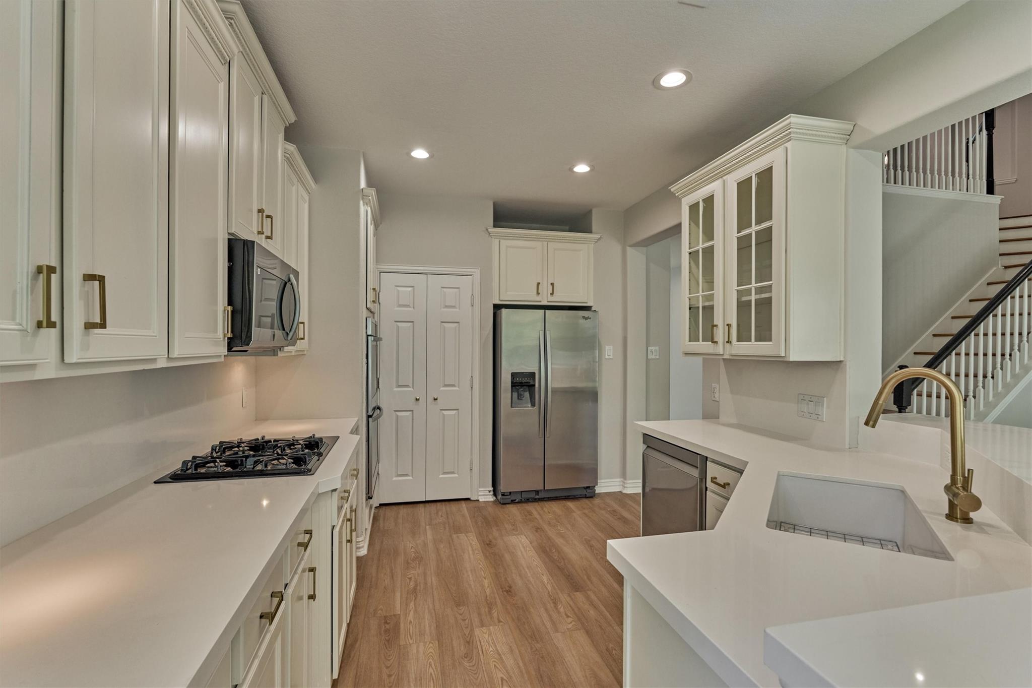 71 W Artist Grove Place