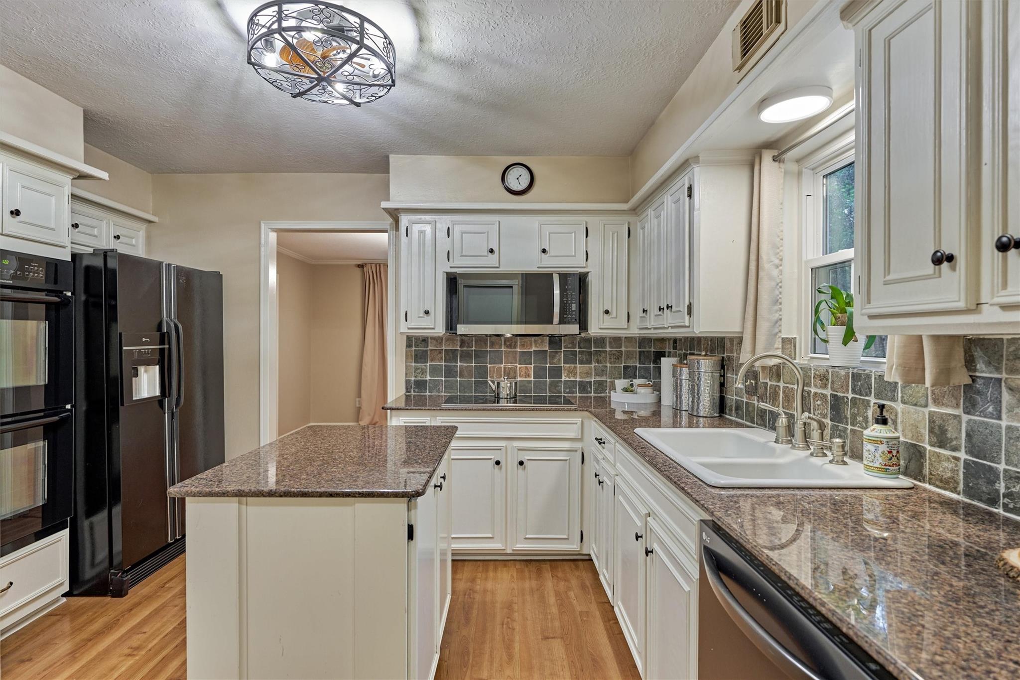 12 Thimbleberry Court