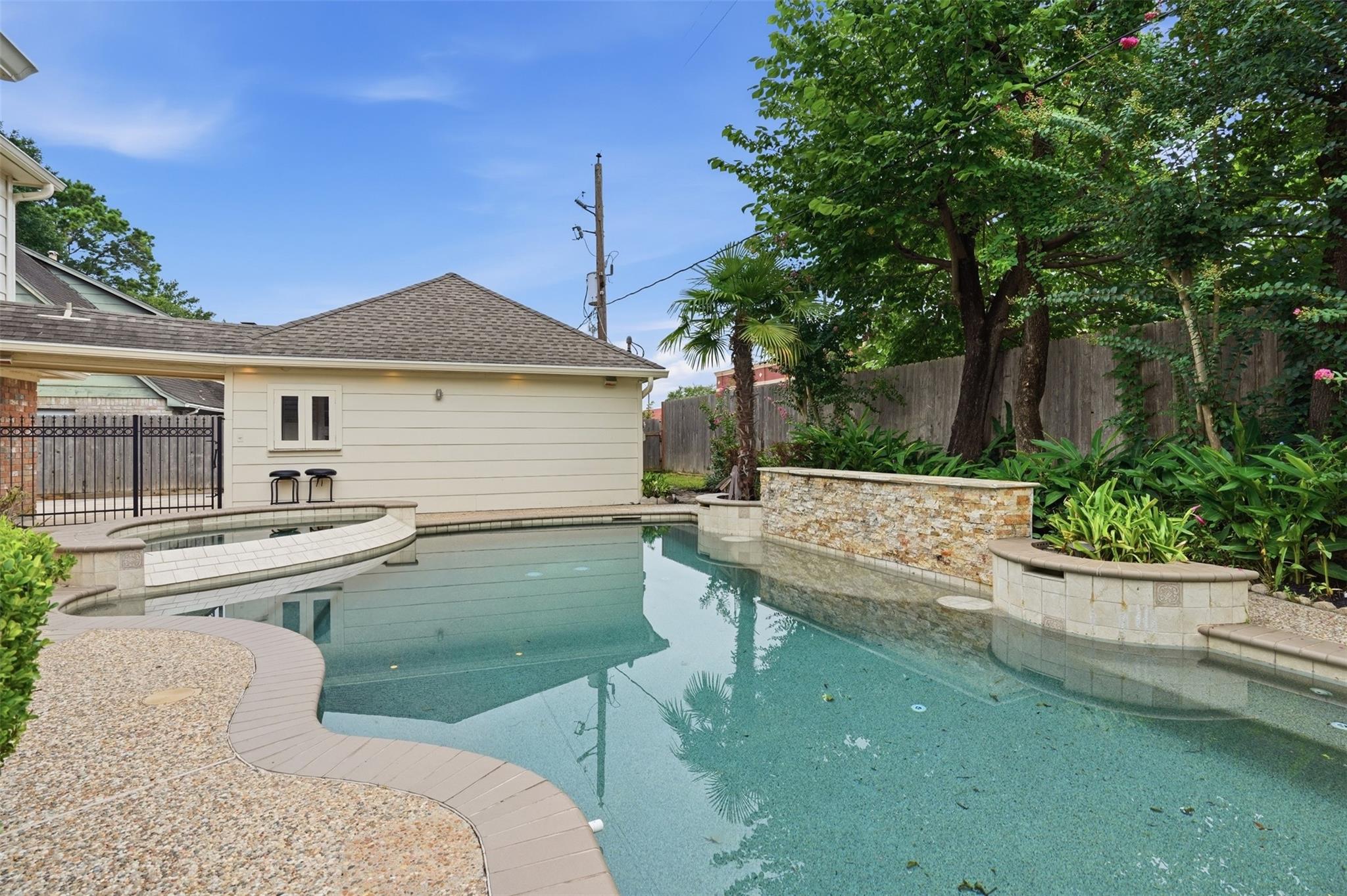8310 Mentmore Drive