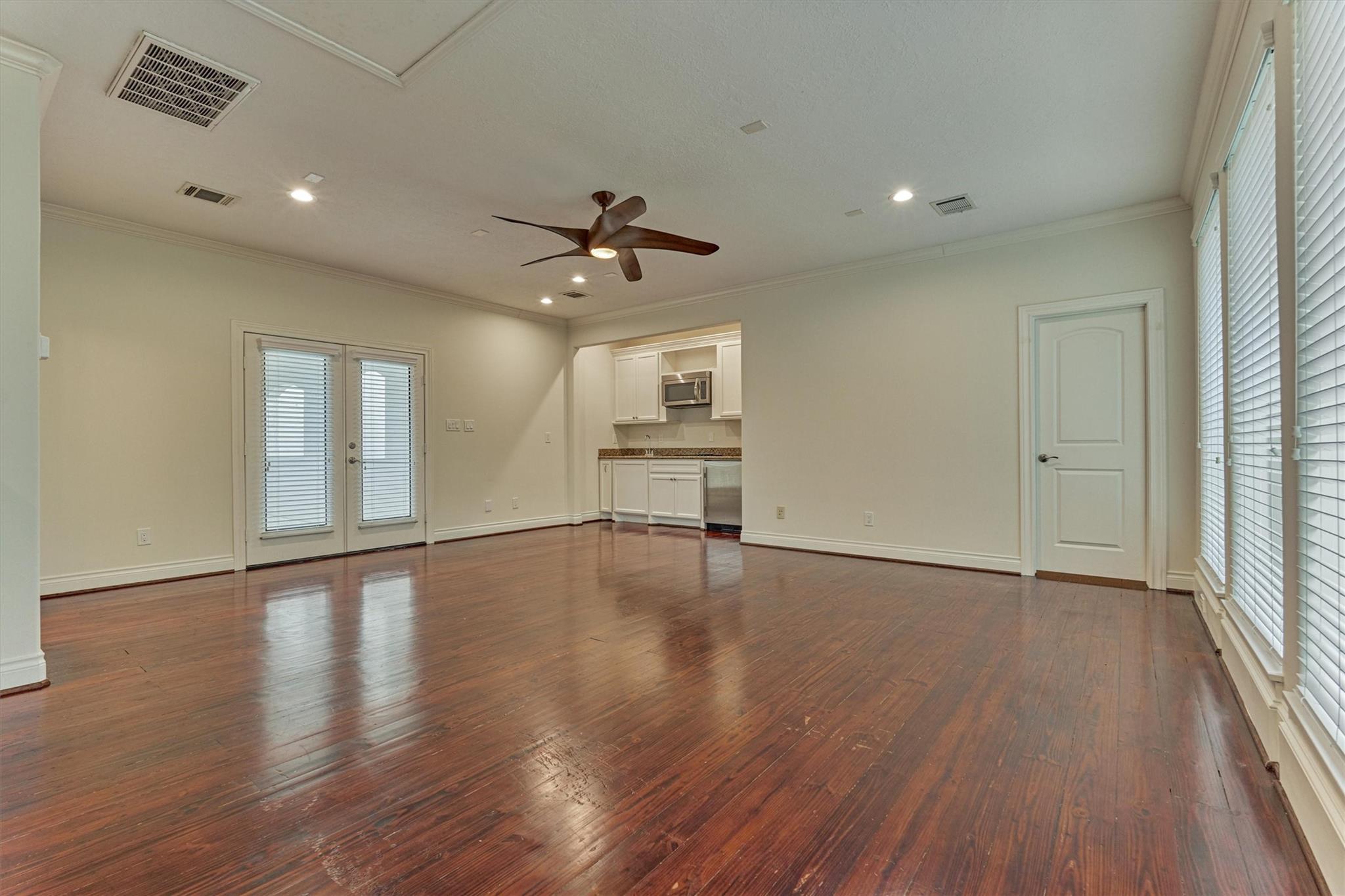 11 Olmstead Row