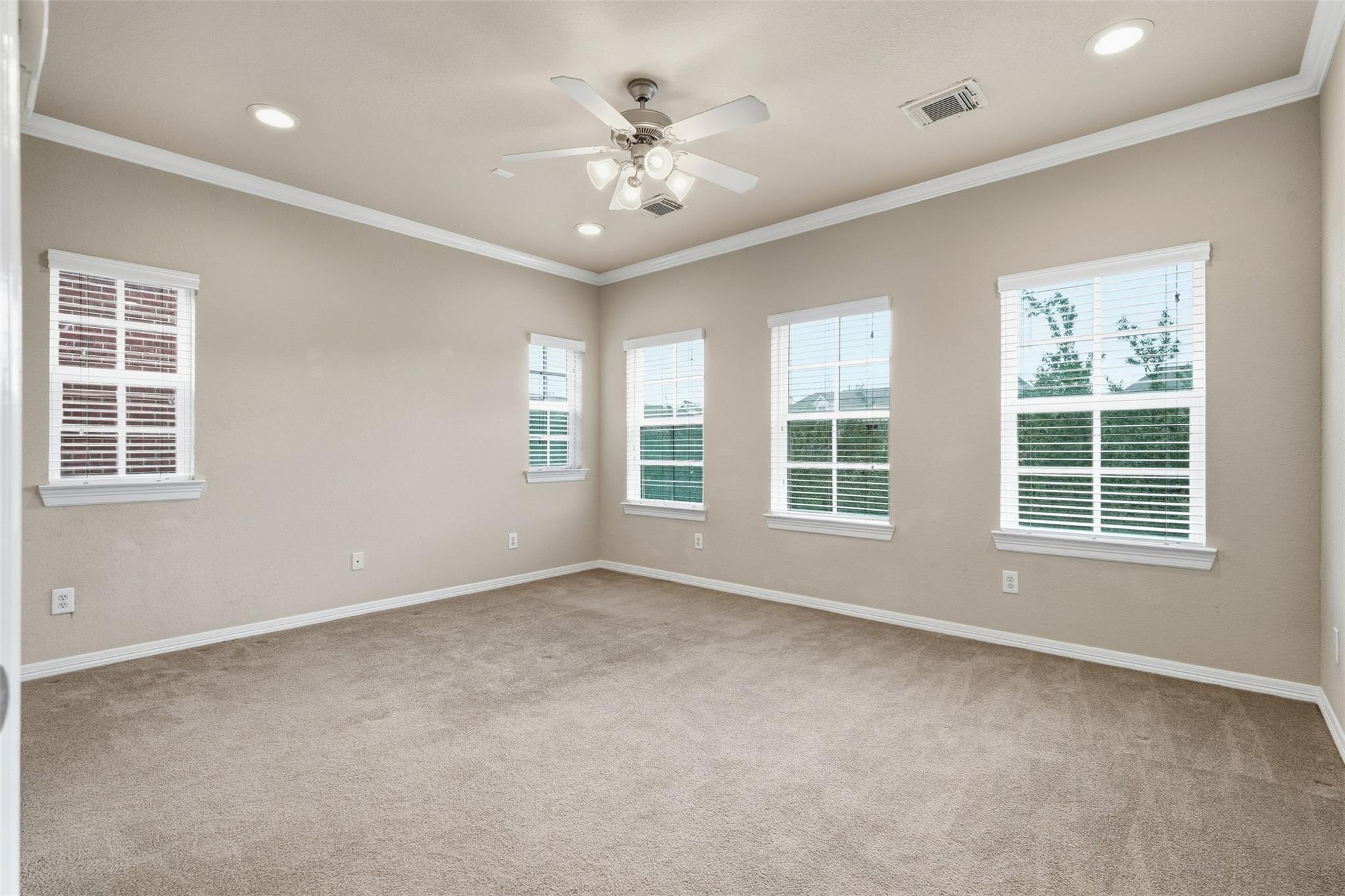 39 Islewood Boulevard E