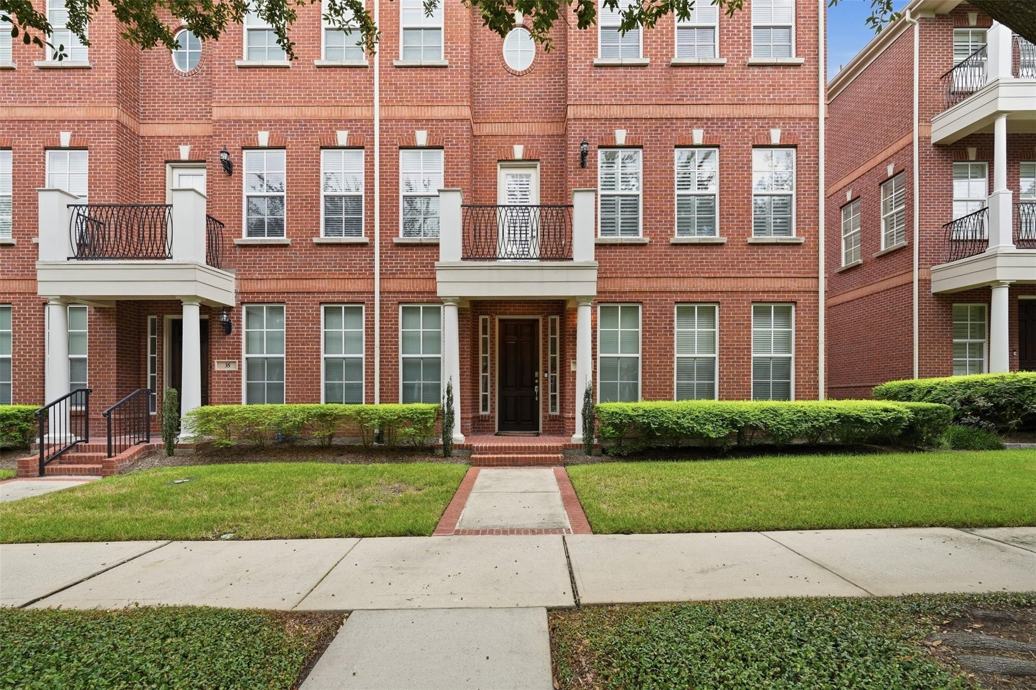 39 Islewood Boulevard E
