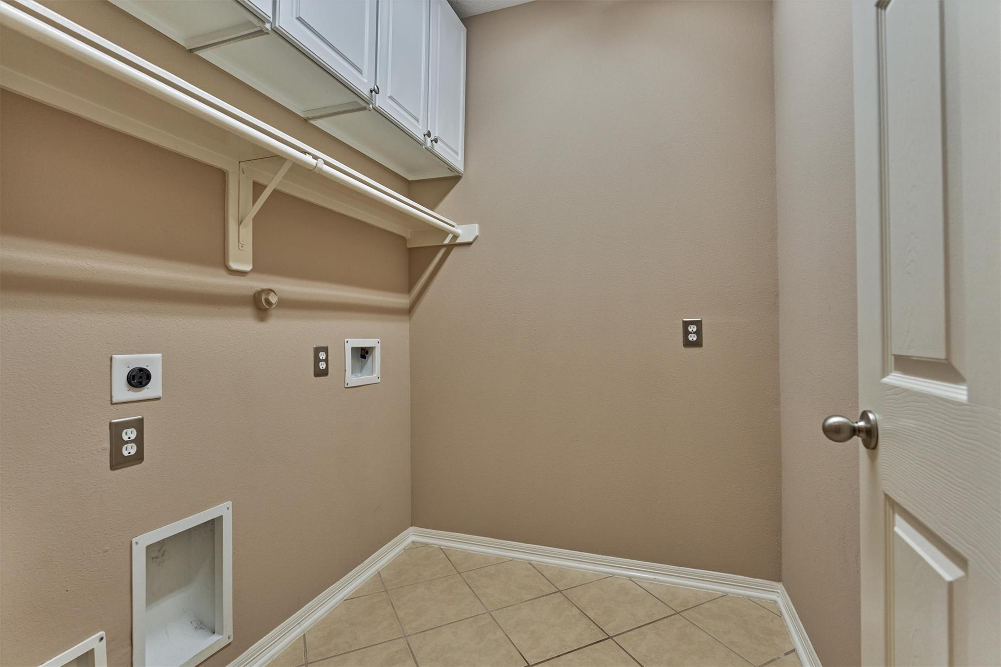 8406 Oak Villa Court