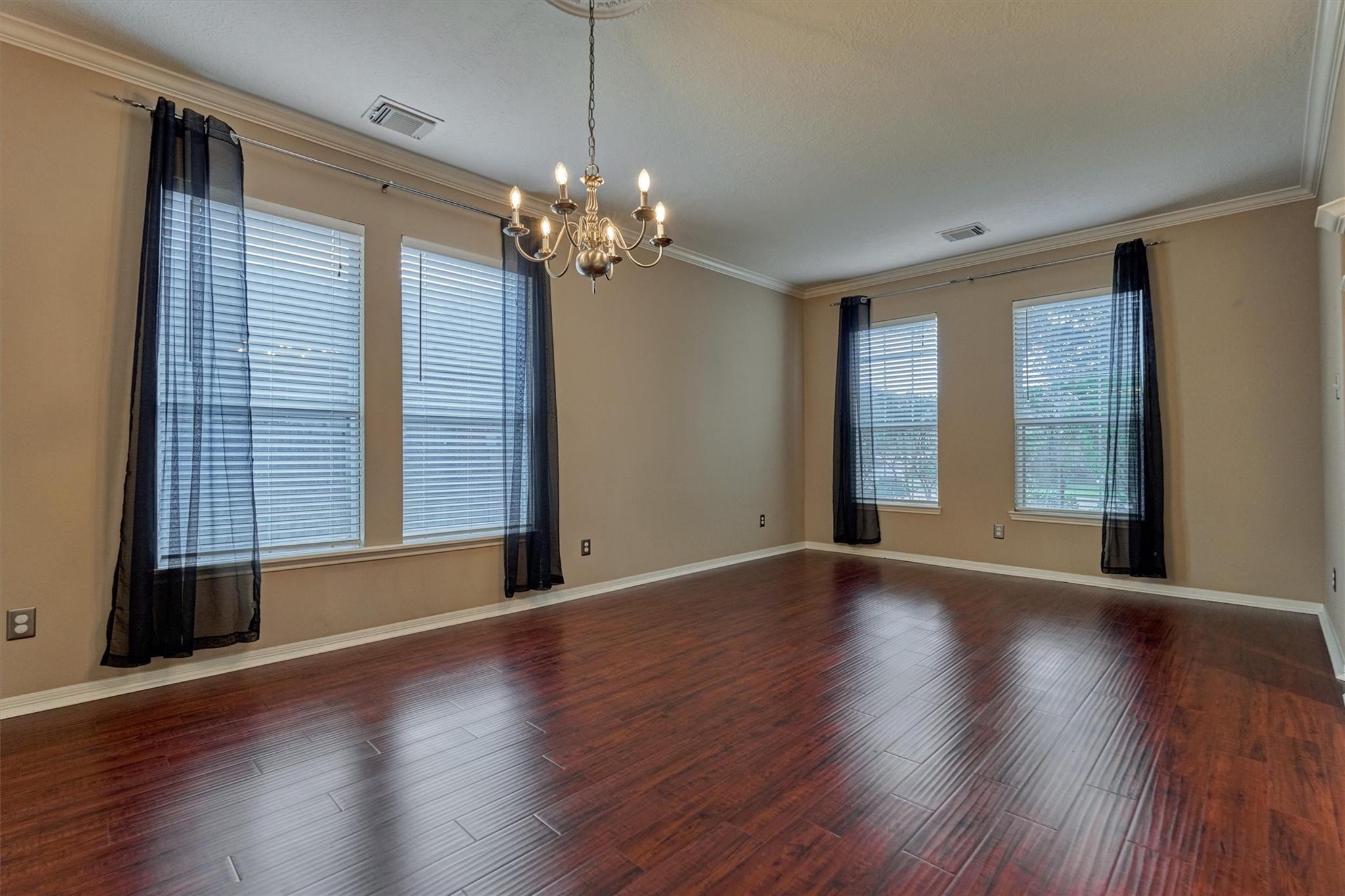 8406 Oak Villa Court