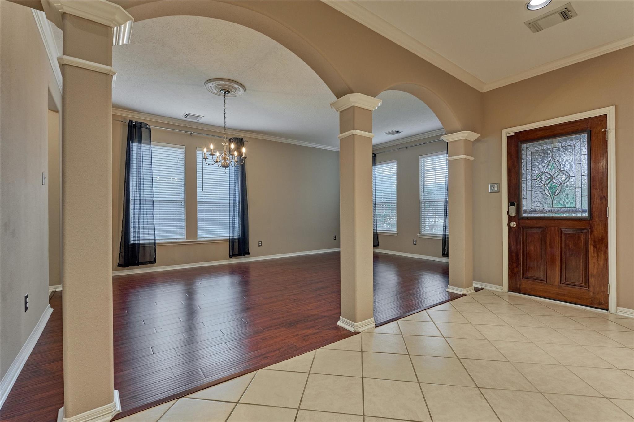 8406 Oak Villa Court