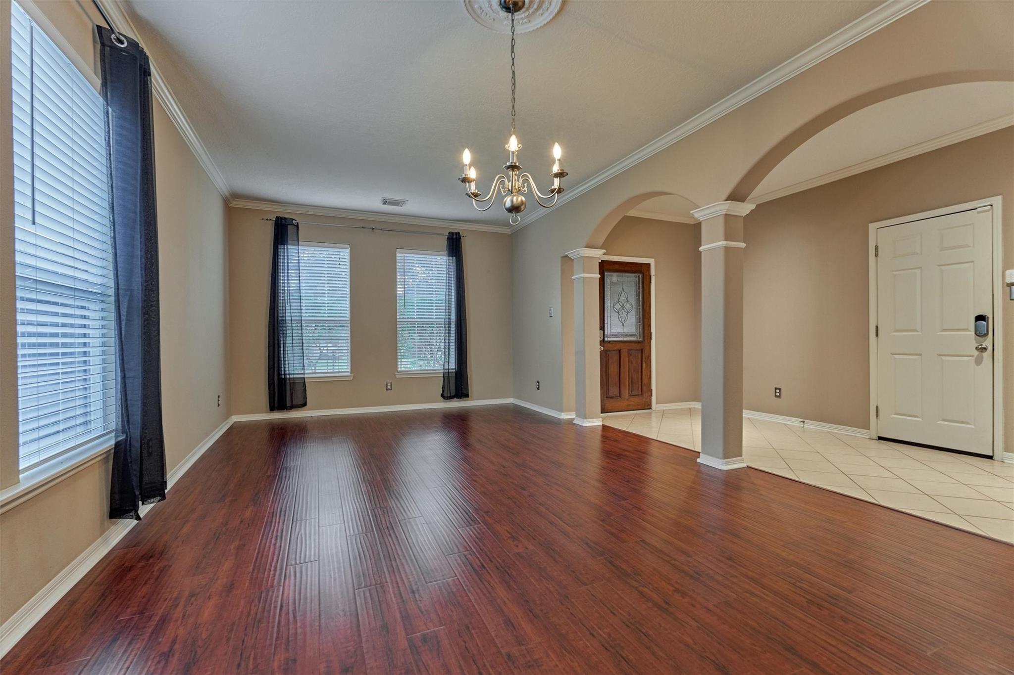 8406 Oak Villa Court