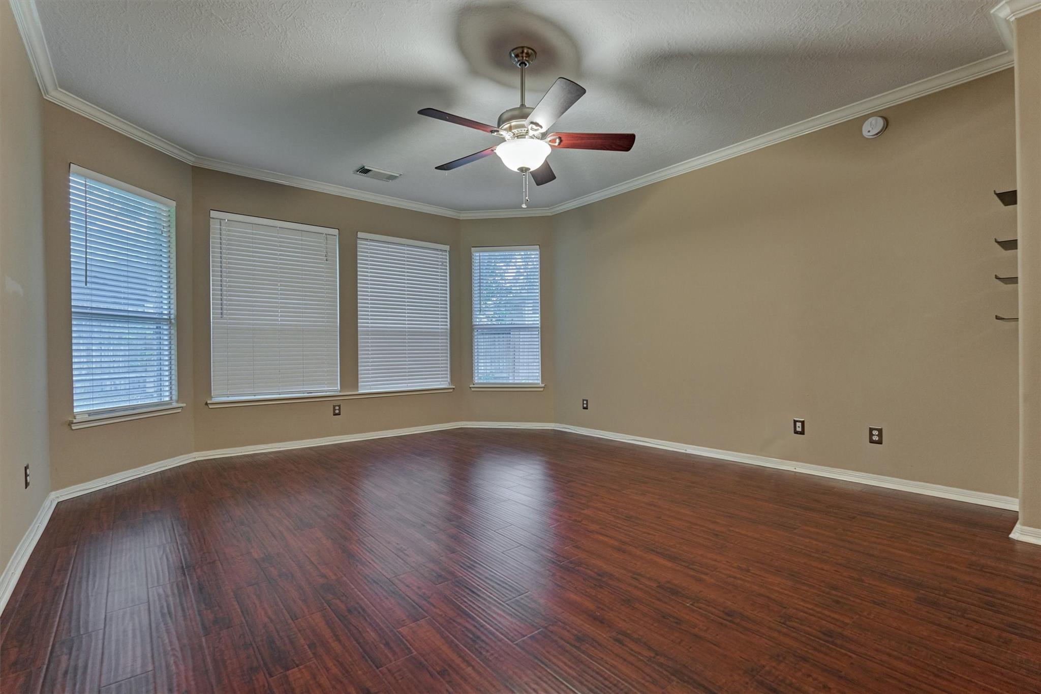 8406 Oak Villa Court