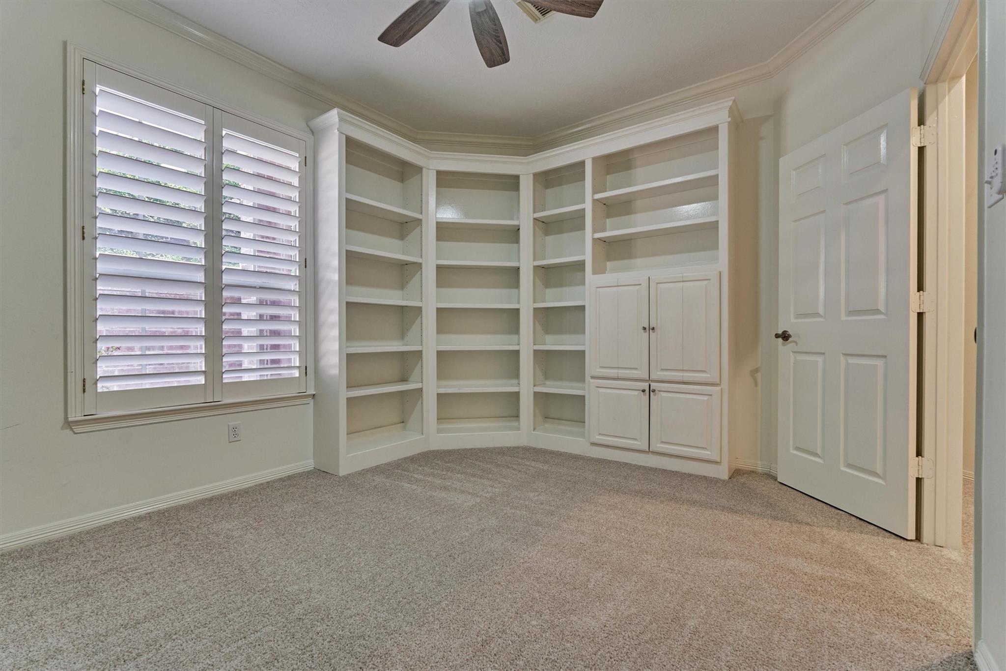 74 S Castlegreen Circle