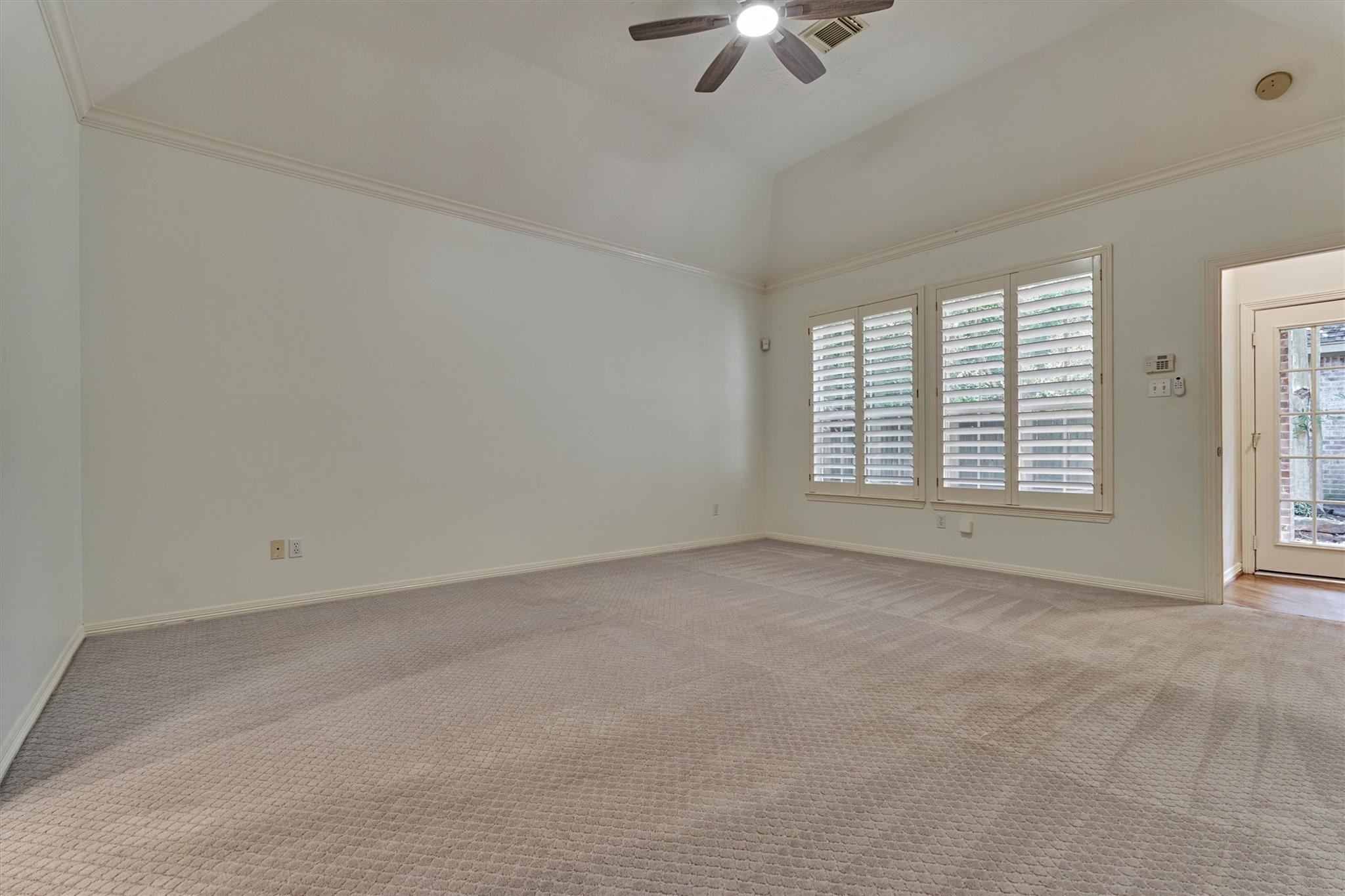 74 S Castlegreen Circle