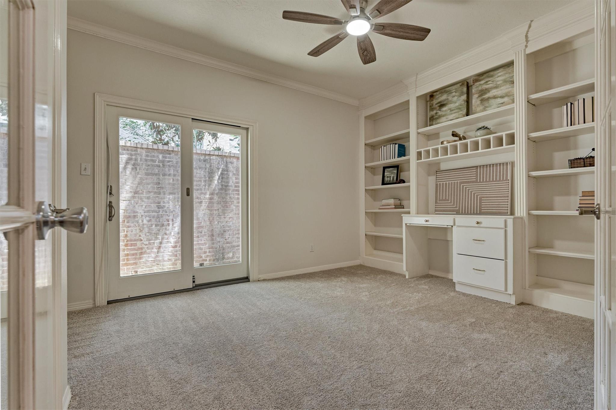 74 S Castlegreen Circle