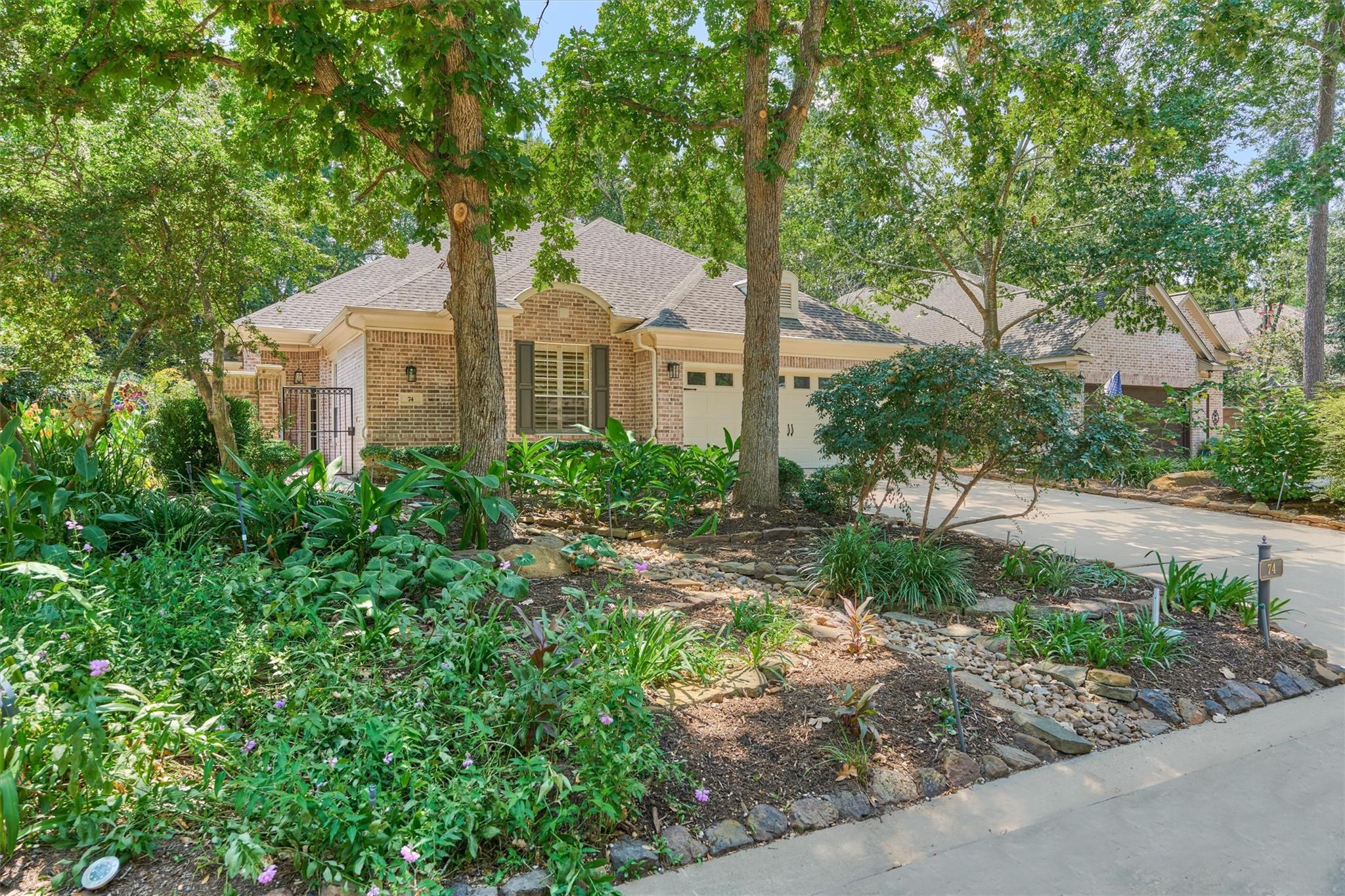 74 S Castlegreen Circle