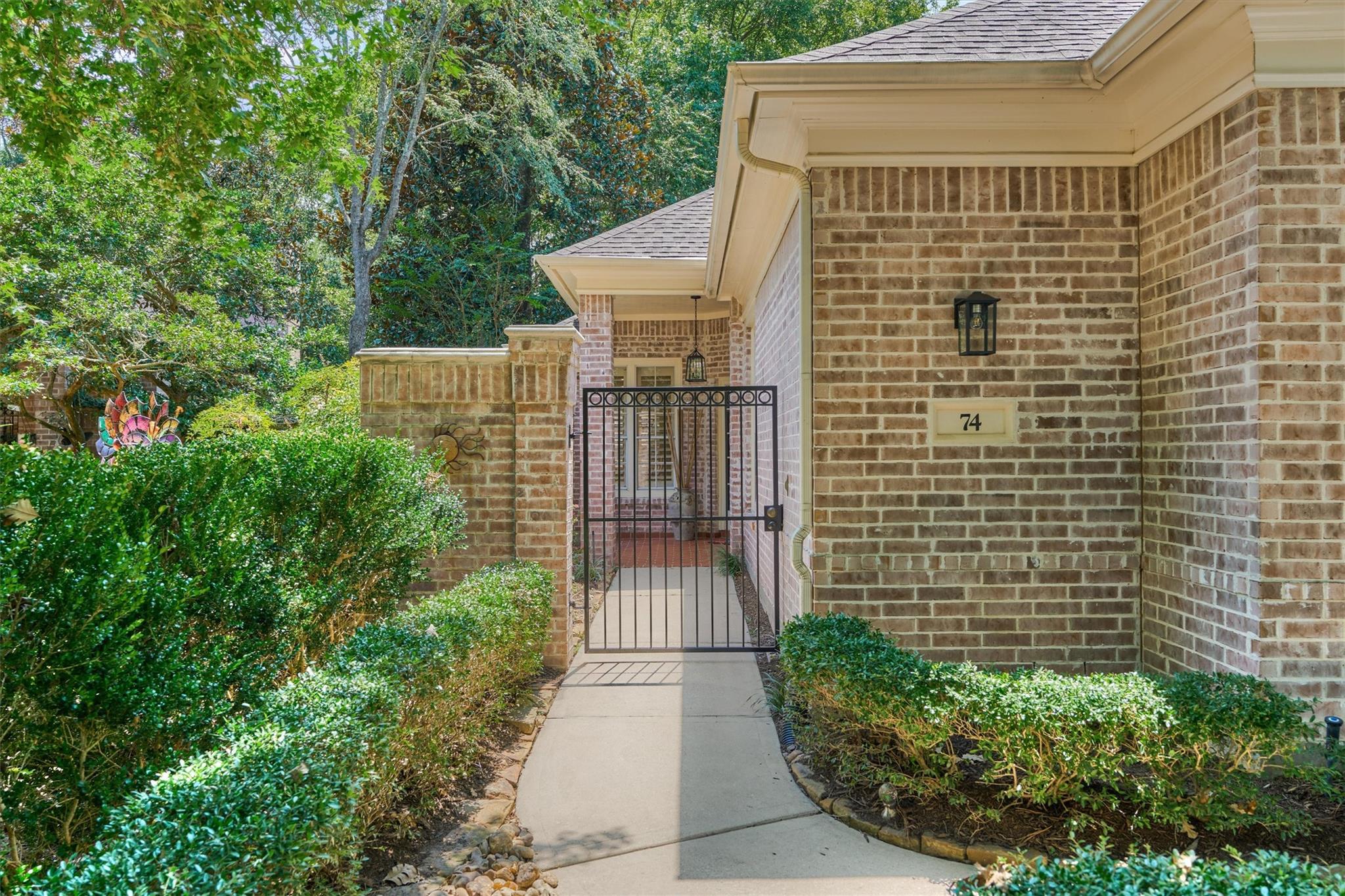 74 S Castlegreen Circle