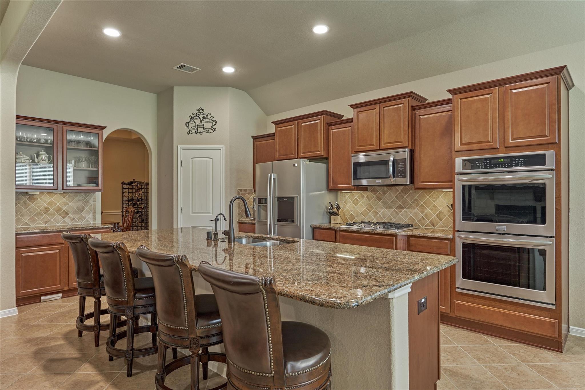 21007 Courtly Manner Court