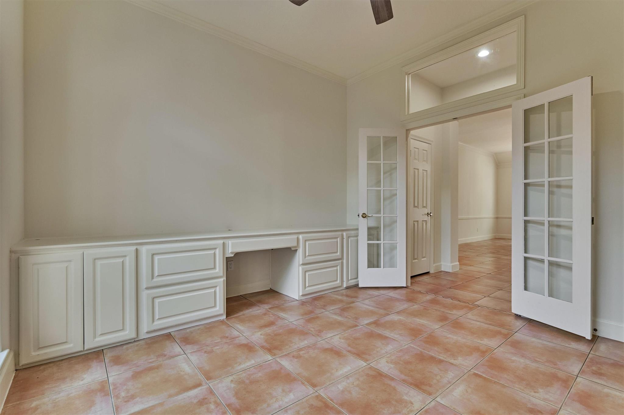 66 S Castlegreen Circle