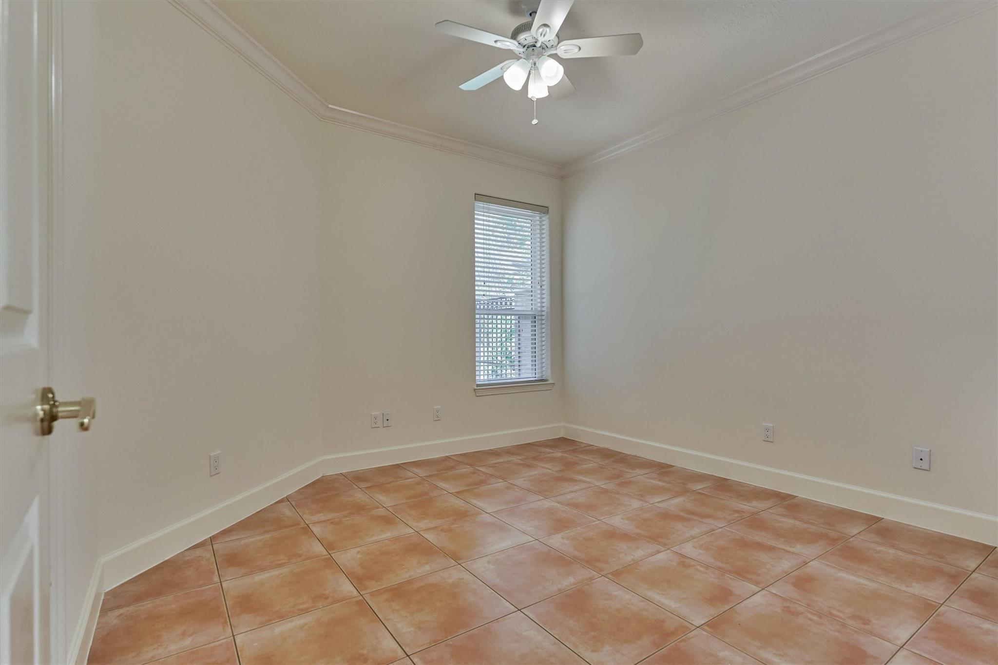 66 S Castlegreen Circle