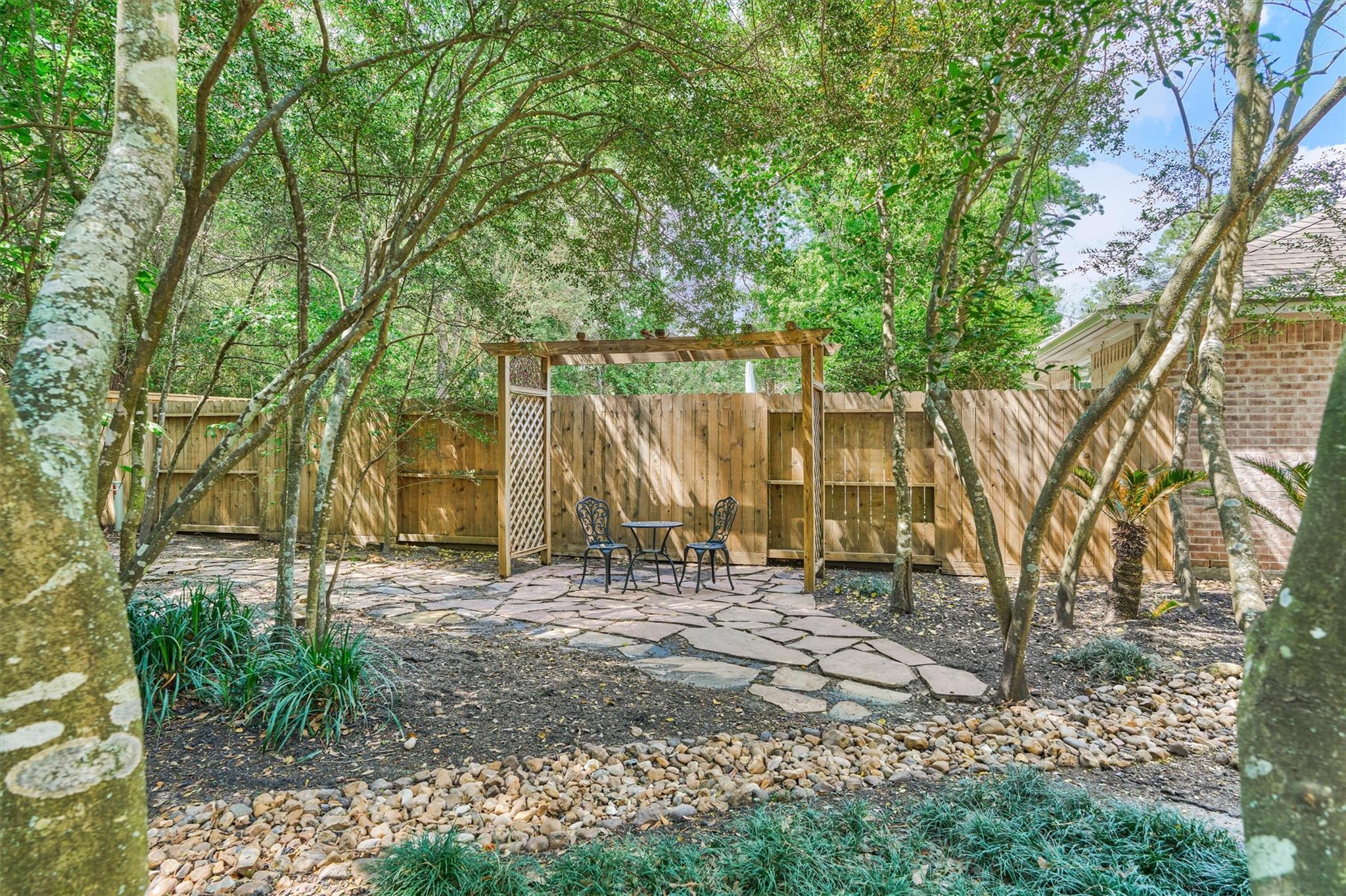 66 S Castlegreen Circle