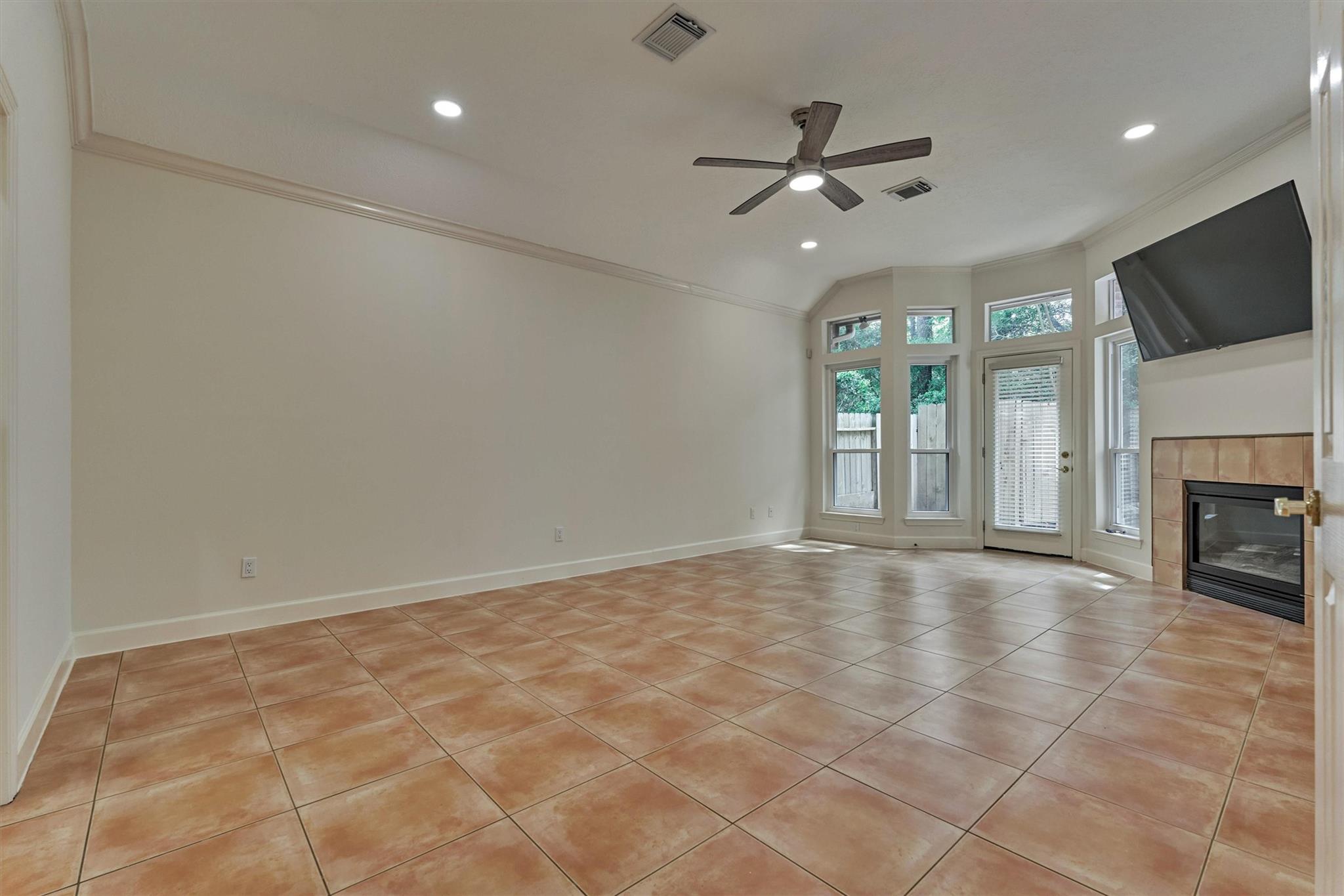 66 S Castlegreen Circle