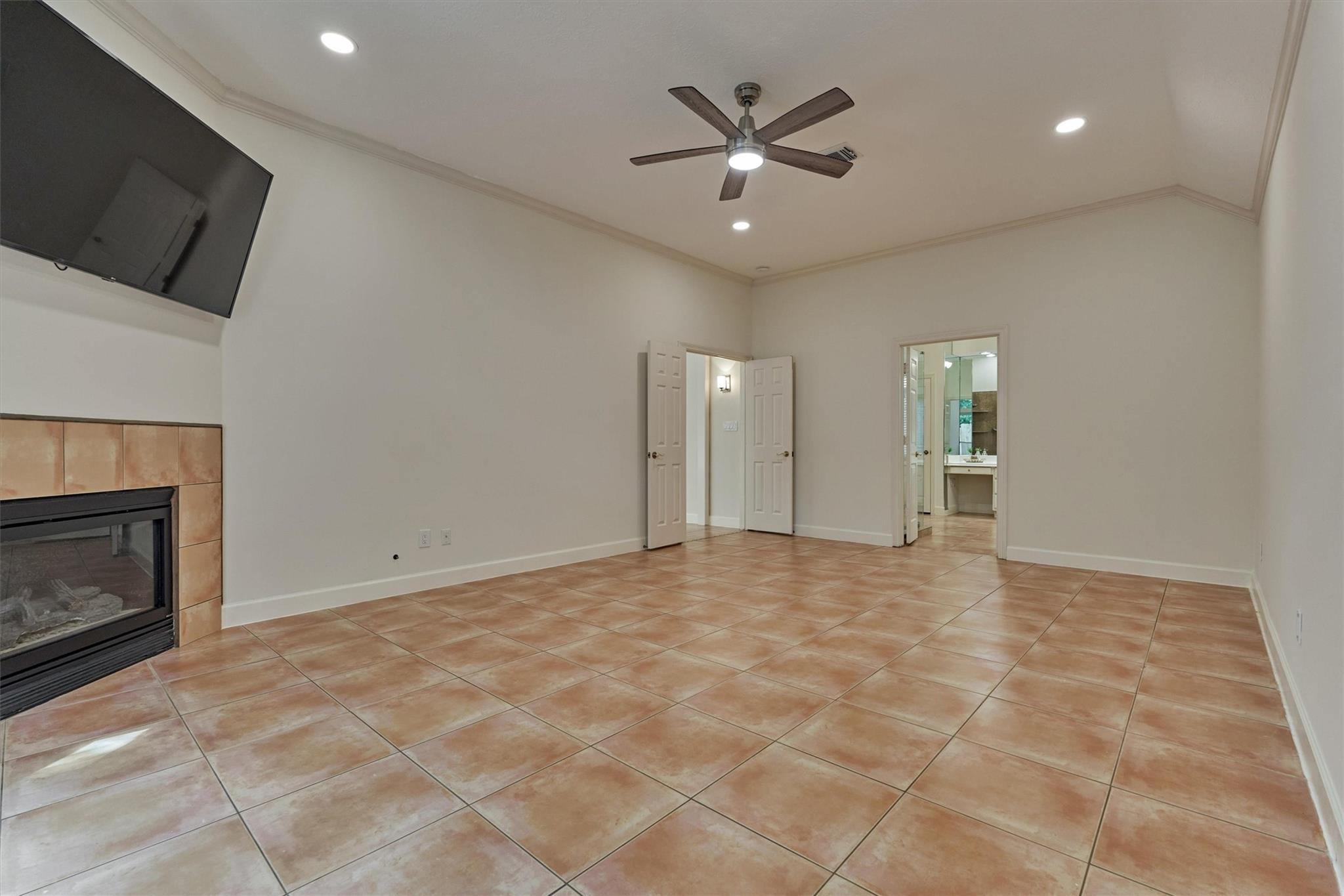 66 S Castlegreen Circle