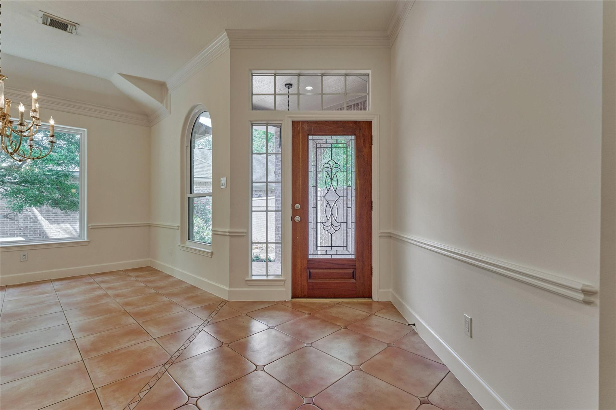 66 S Castlegreen Circle