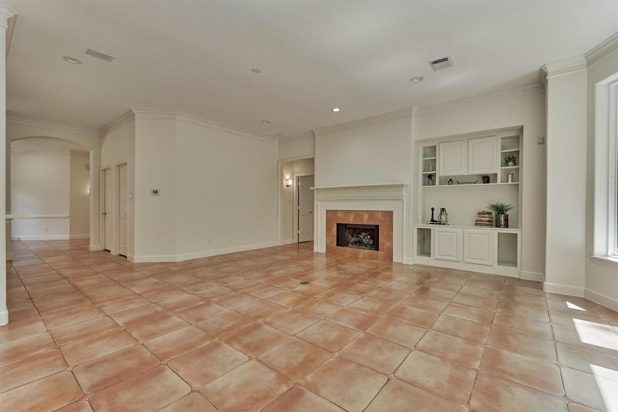 66 S Castlegreen Circle