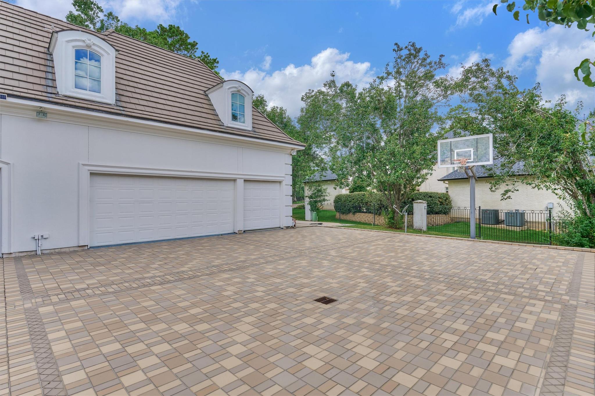 206 N Tranquil Path
