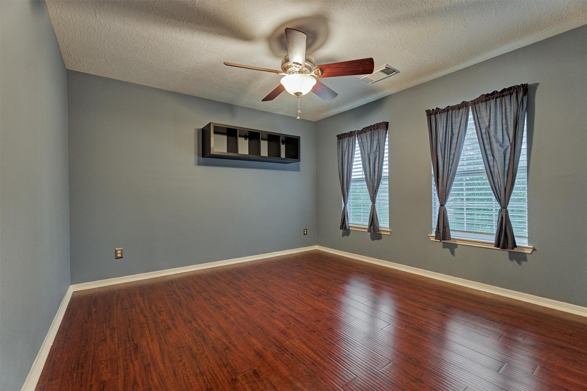 8406 Oak Villa Court