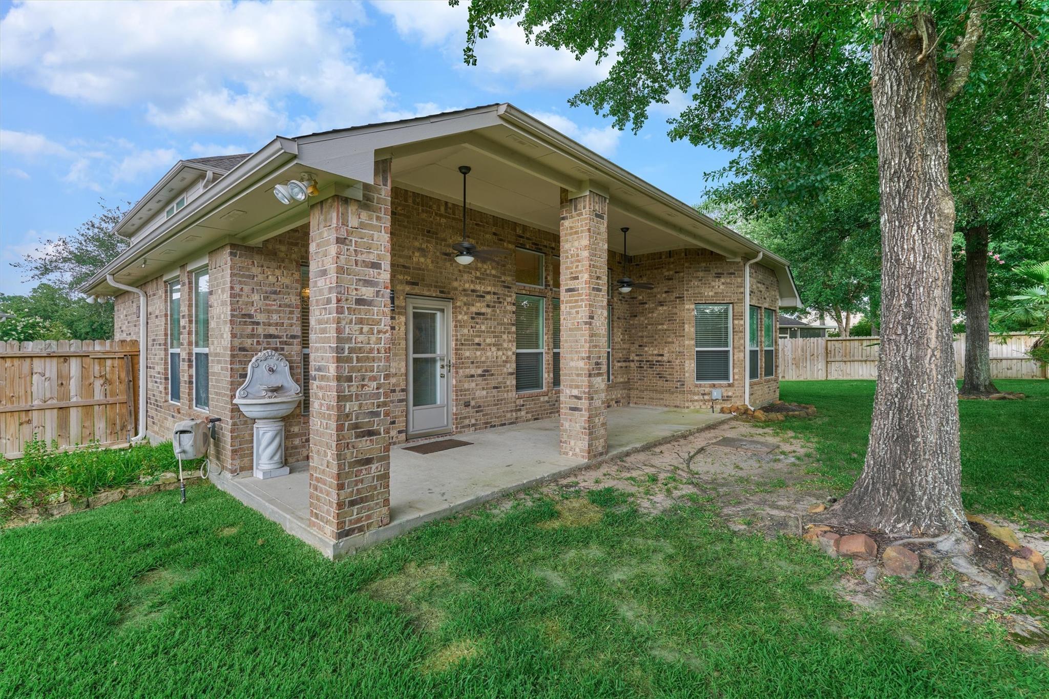 8406 Oak Villa Court