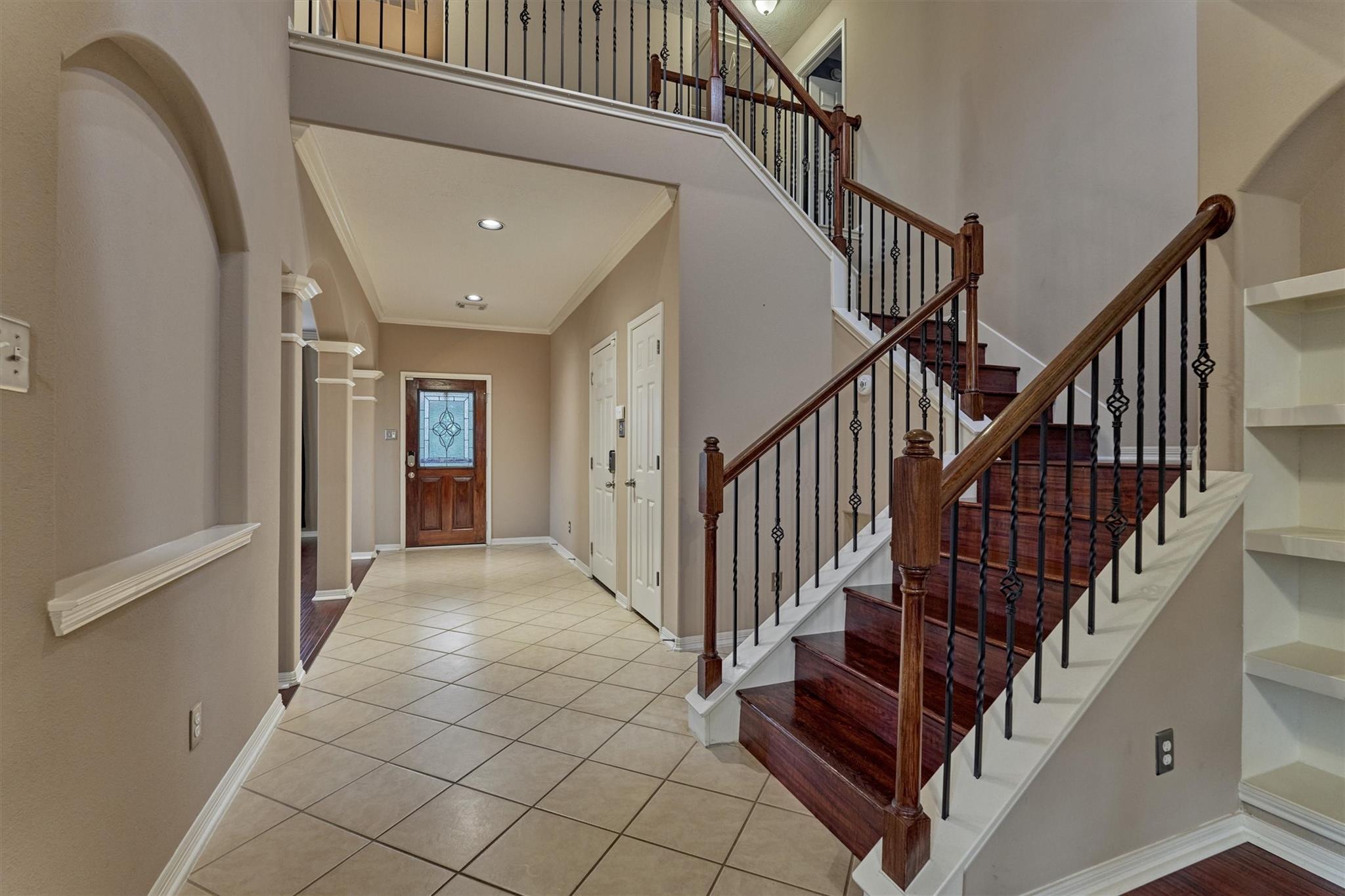 8406 Oak Villa Court