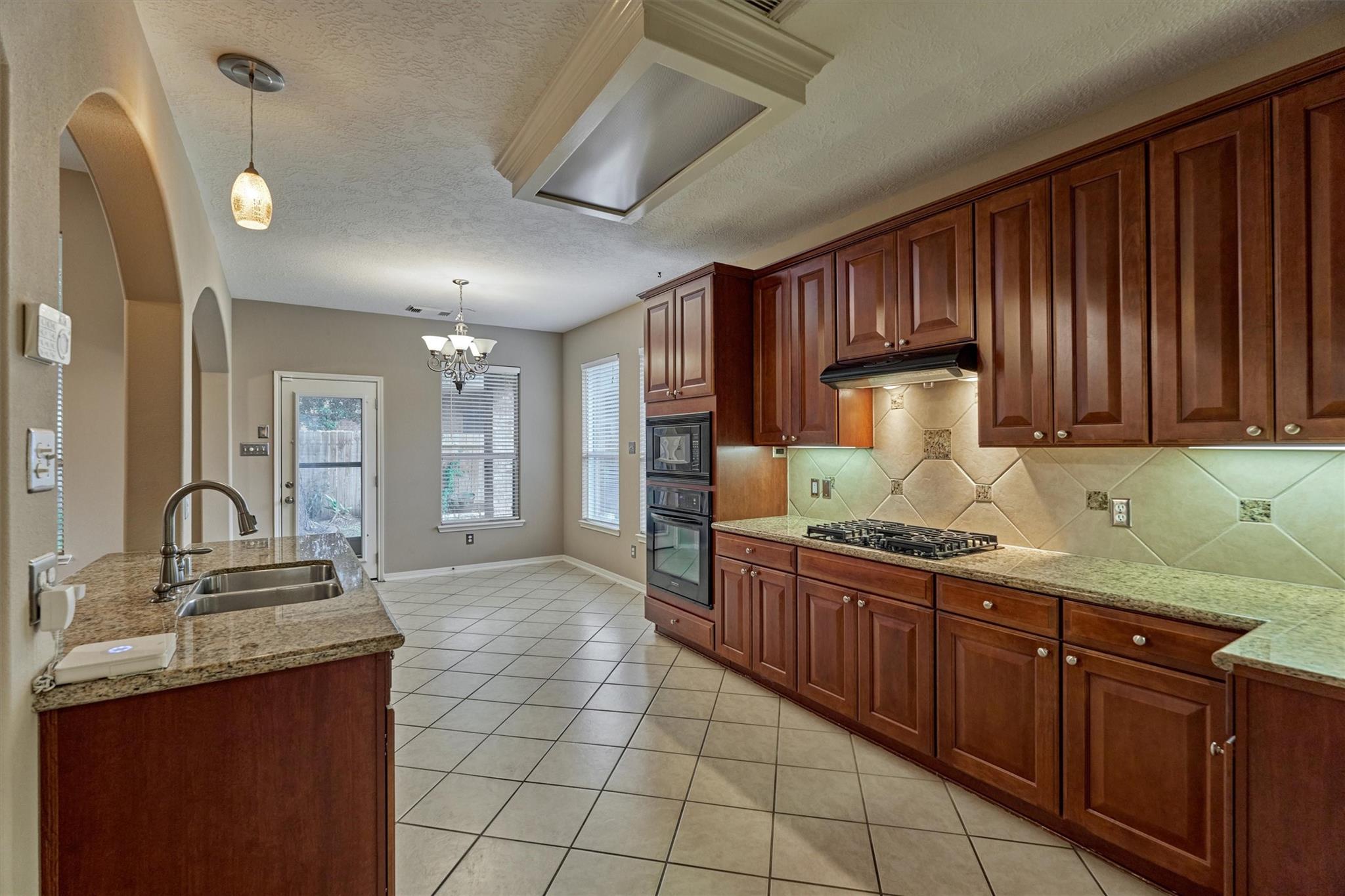 8406 Oak Villa Court