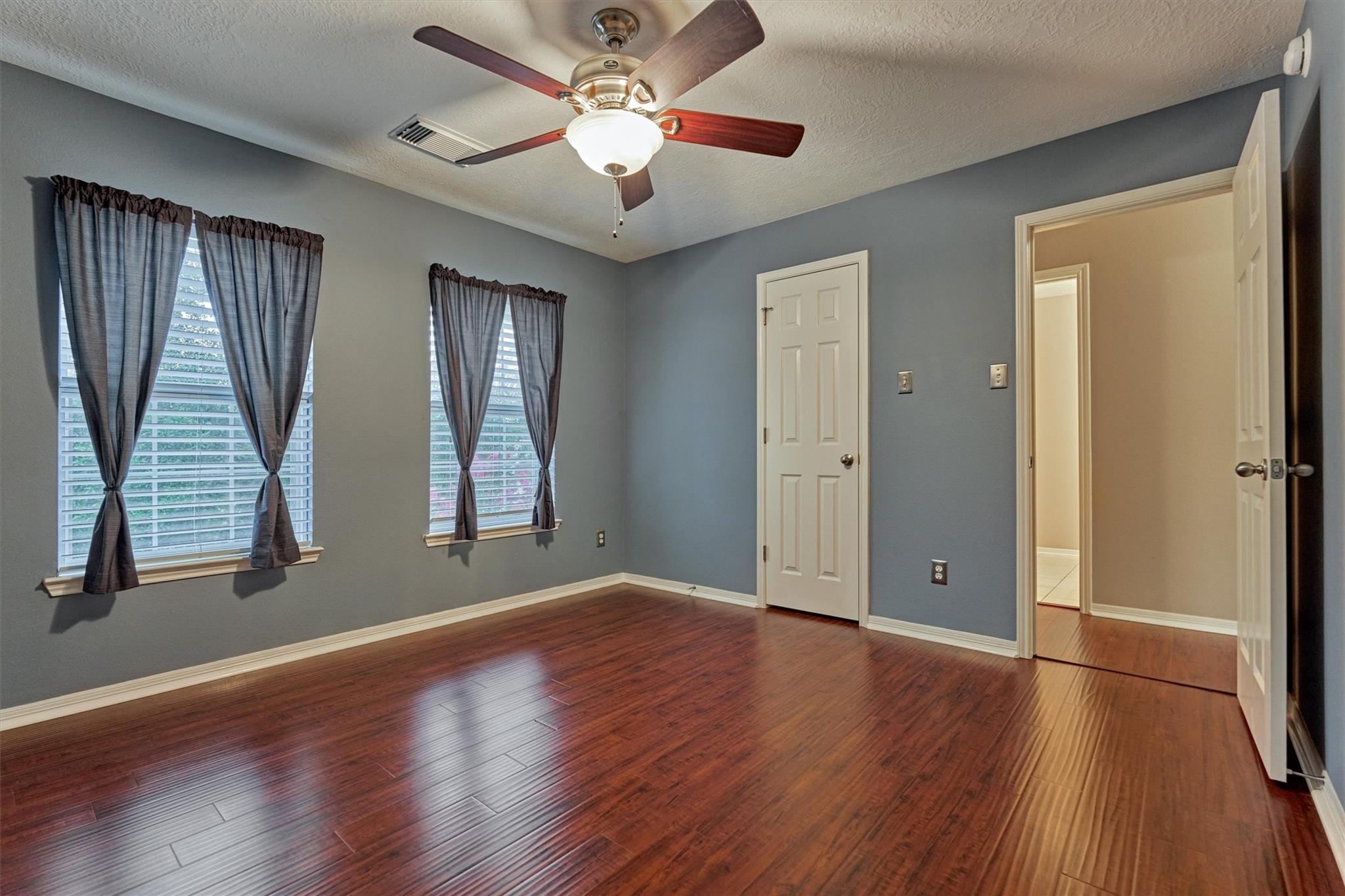 8406 Oak Villa Court