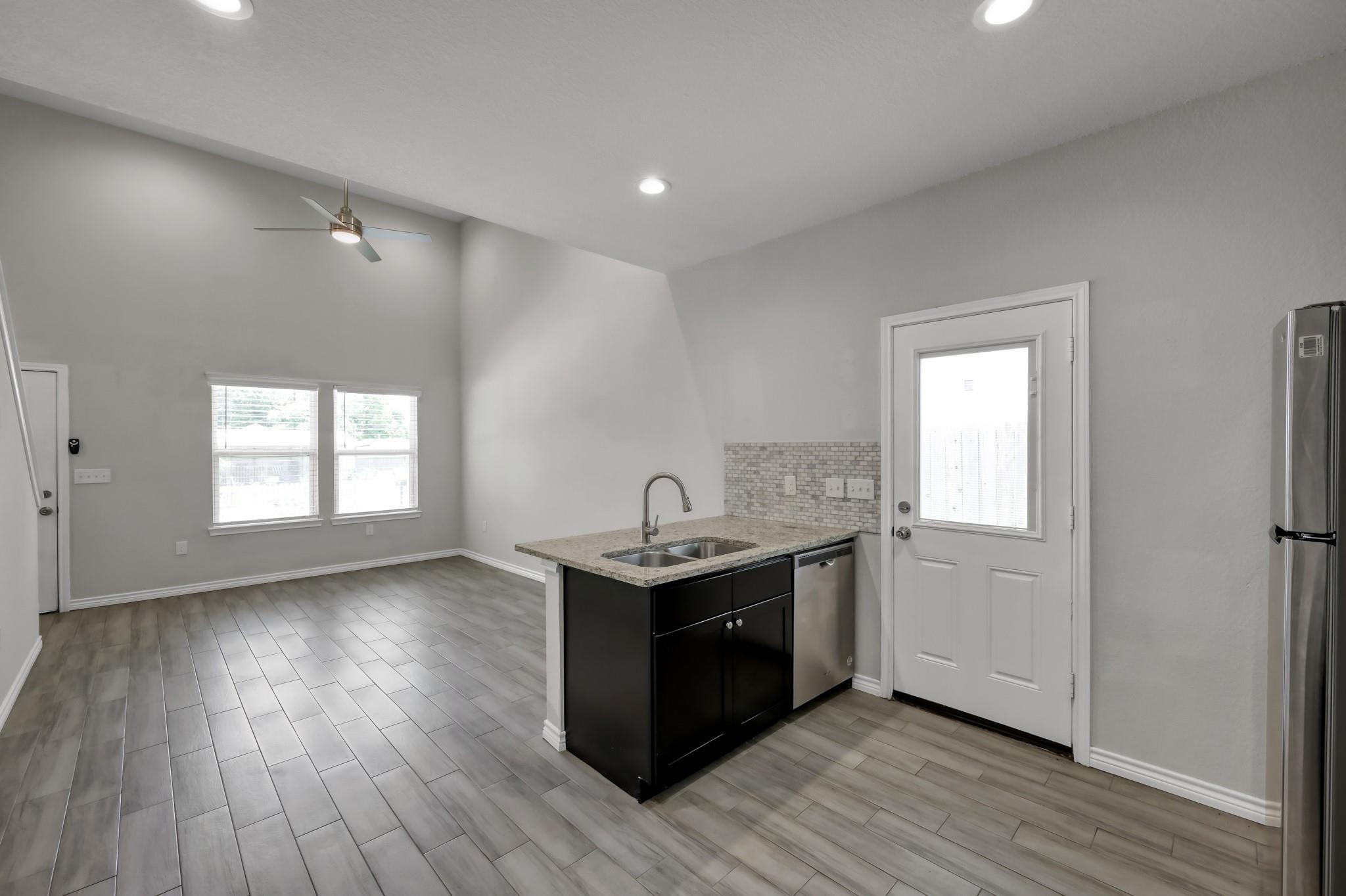 16684 E Ivanhoe
