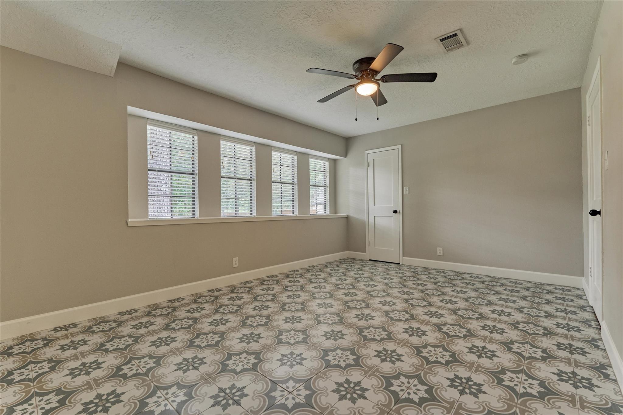 47 W Torch Pine Circle, The Woodlands