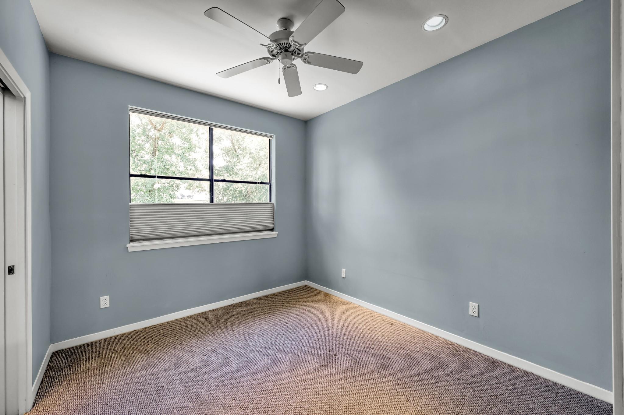 102 Wedgewood Drive W