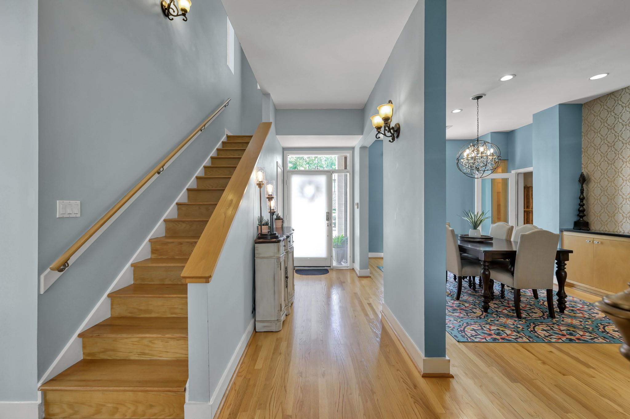 102 Wedgewood Drive W