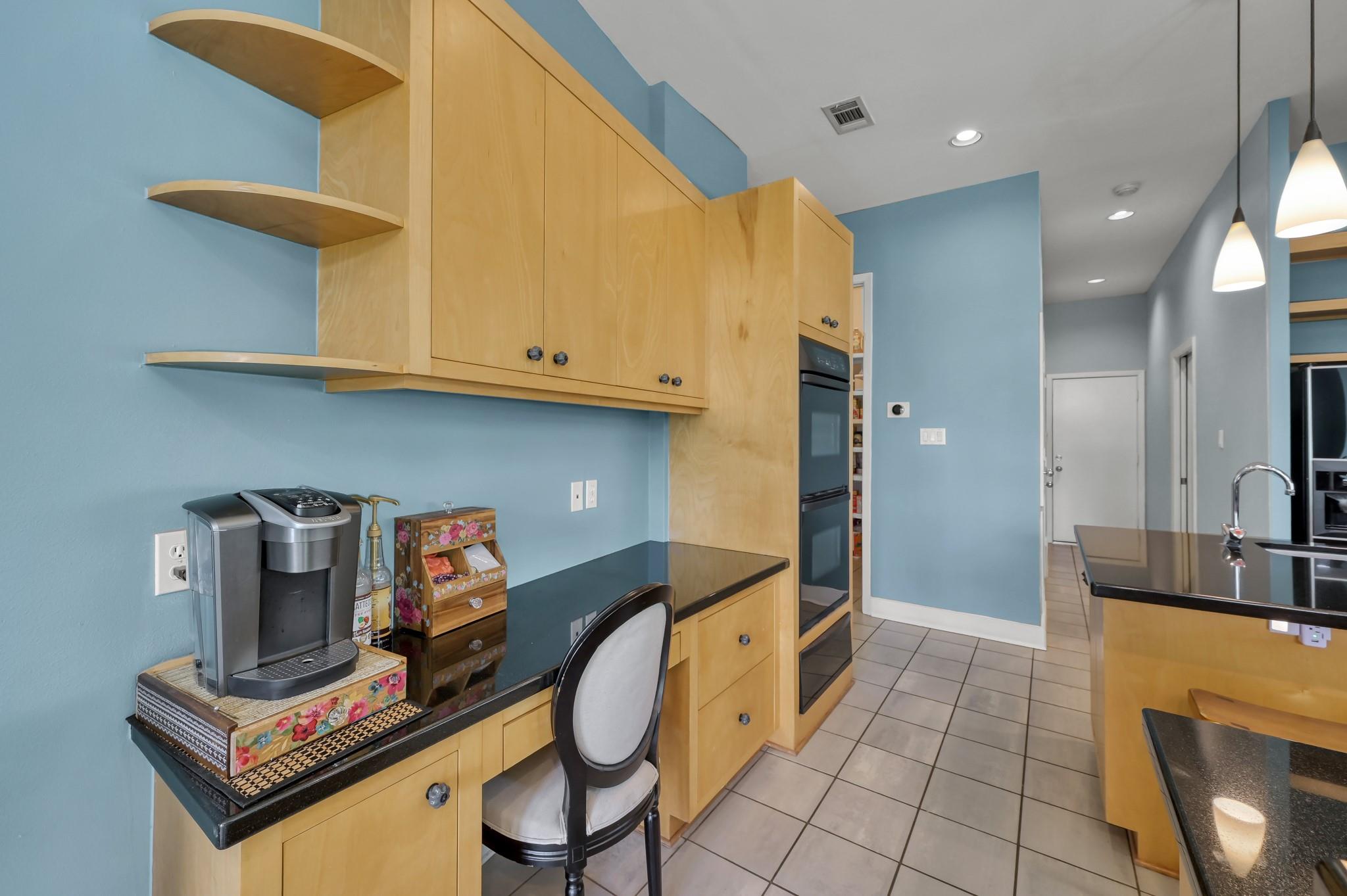 102 Wedgewood Drive W