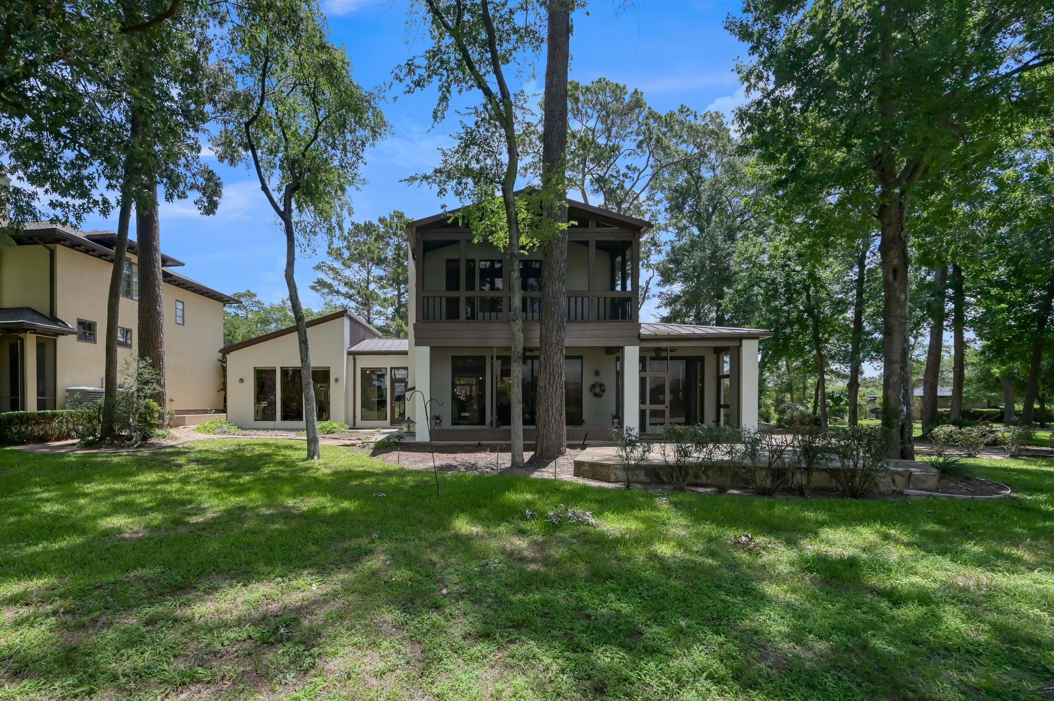 102 Wedgewood Drive W